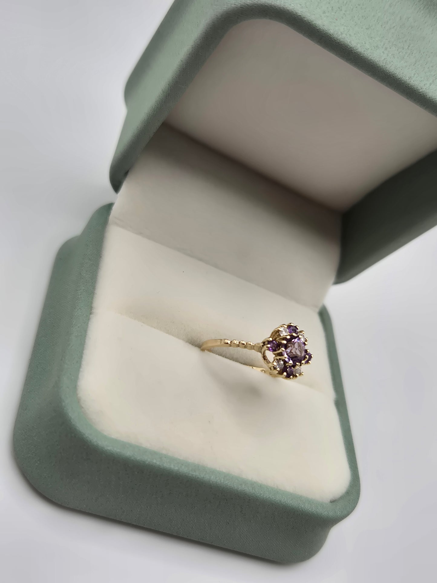 9ct gold amethyst and diamond ring