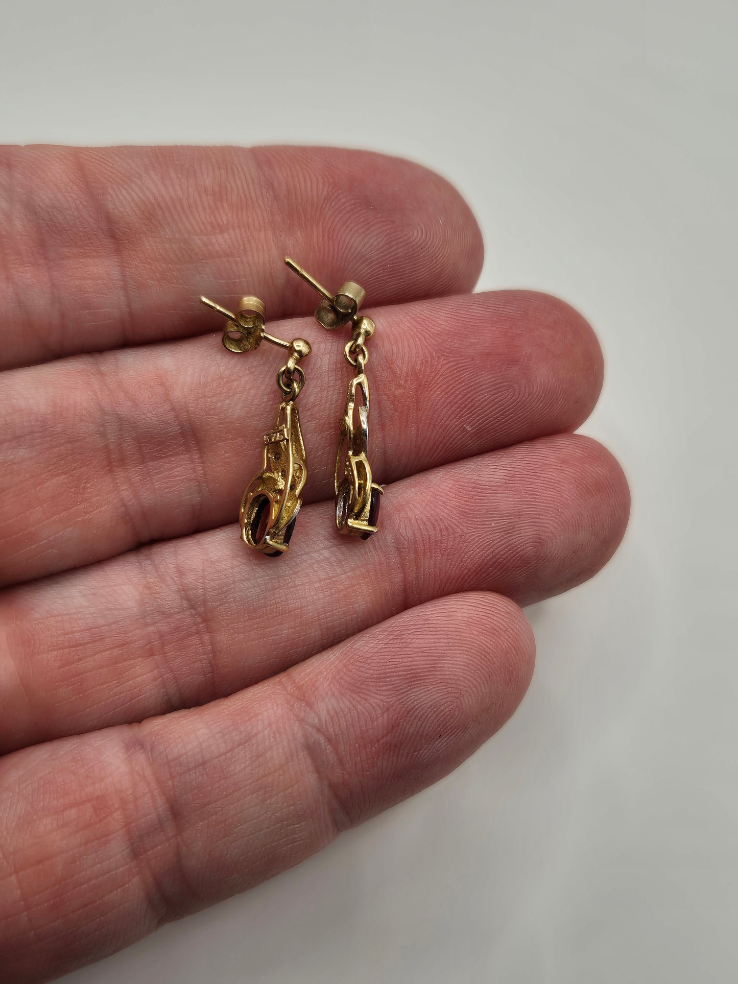 9ct gold garnet and diamond earrings