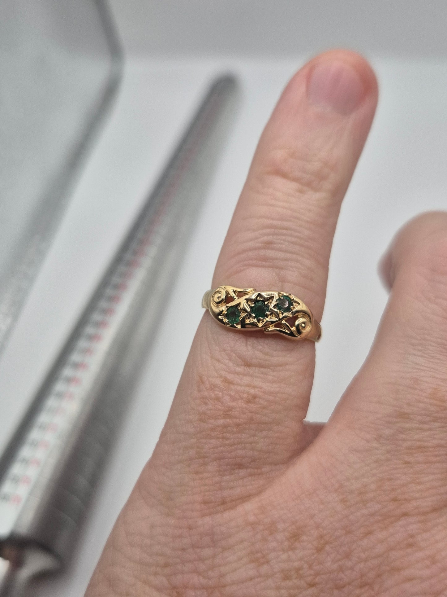 9ct gold emerald ring
