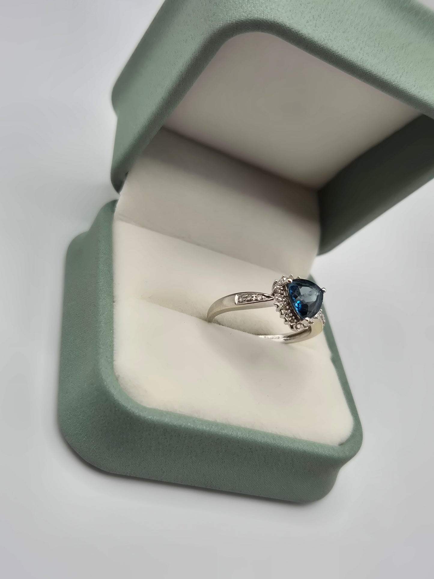 9ct white gold topaz and diamond ring