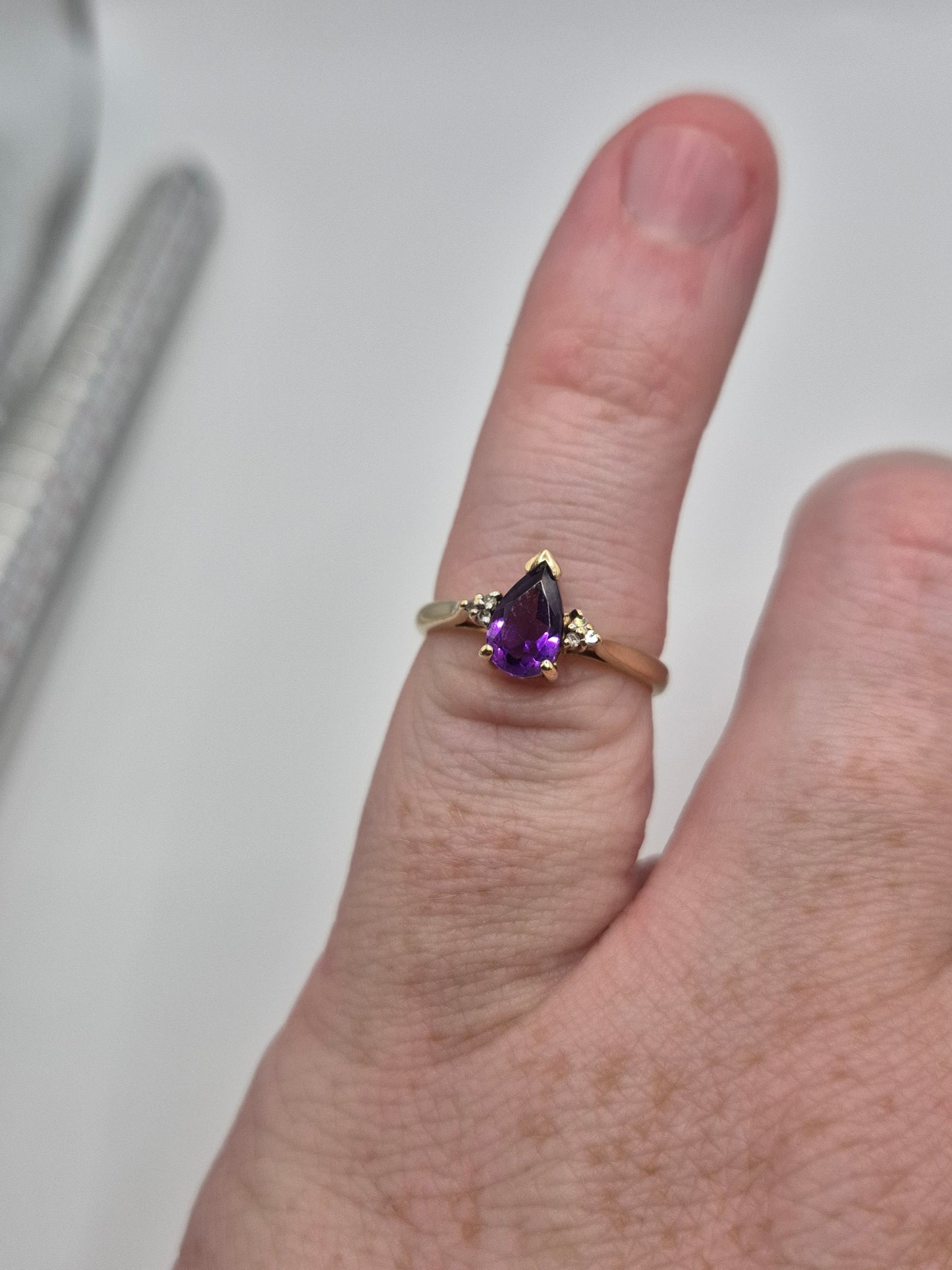 9ct gold amethyst and diamond ring