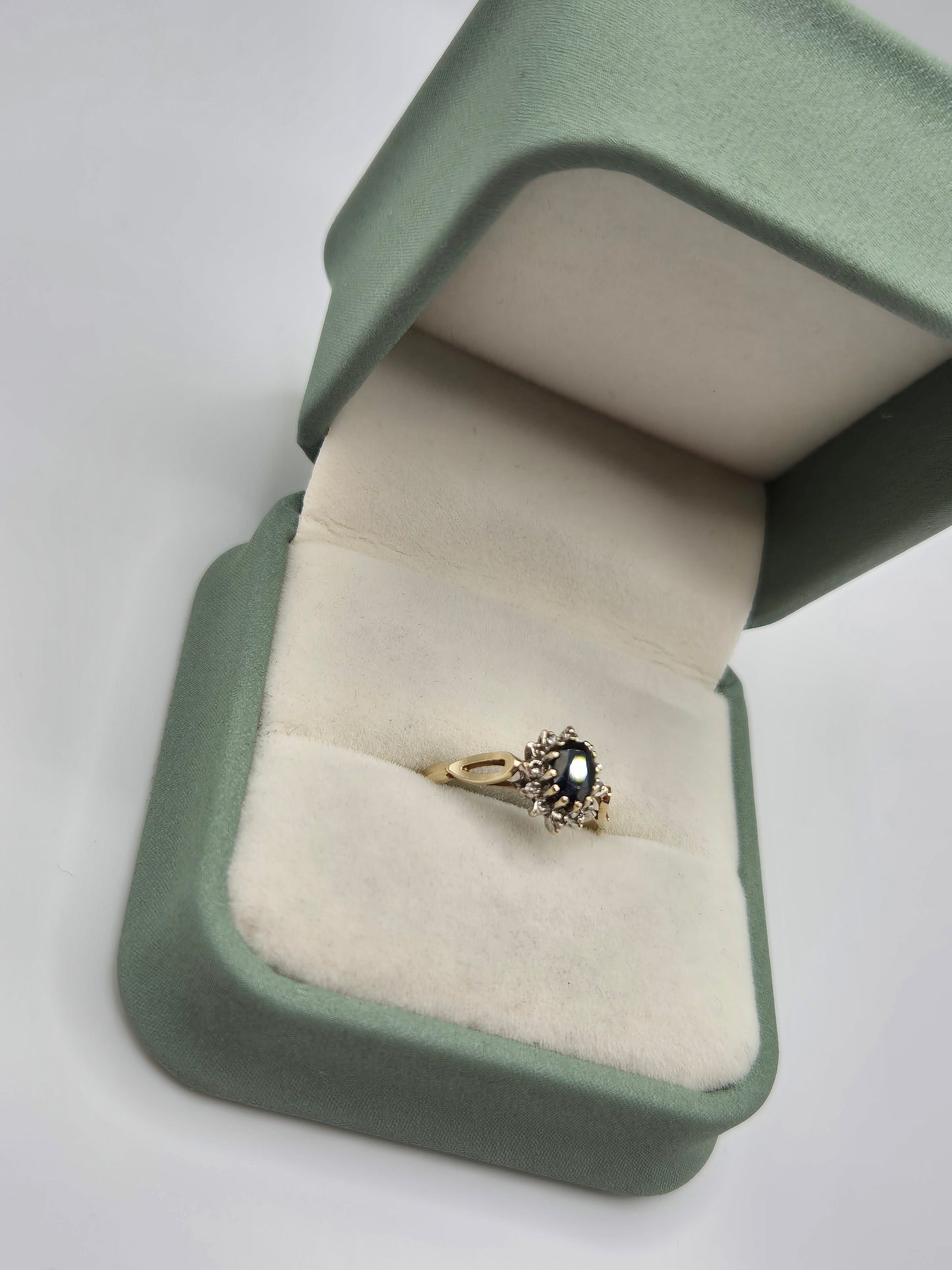 9ct gold sapphire and diamond ring