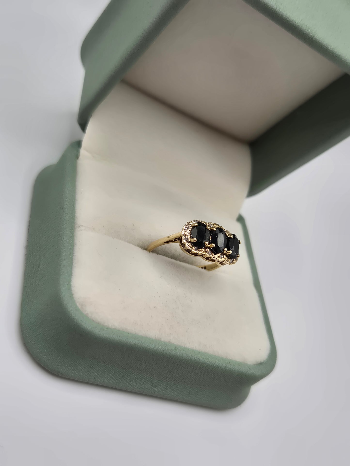 9ct gold sapphire and diamond ring
