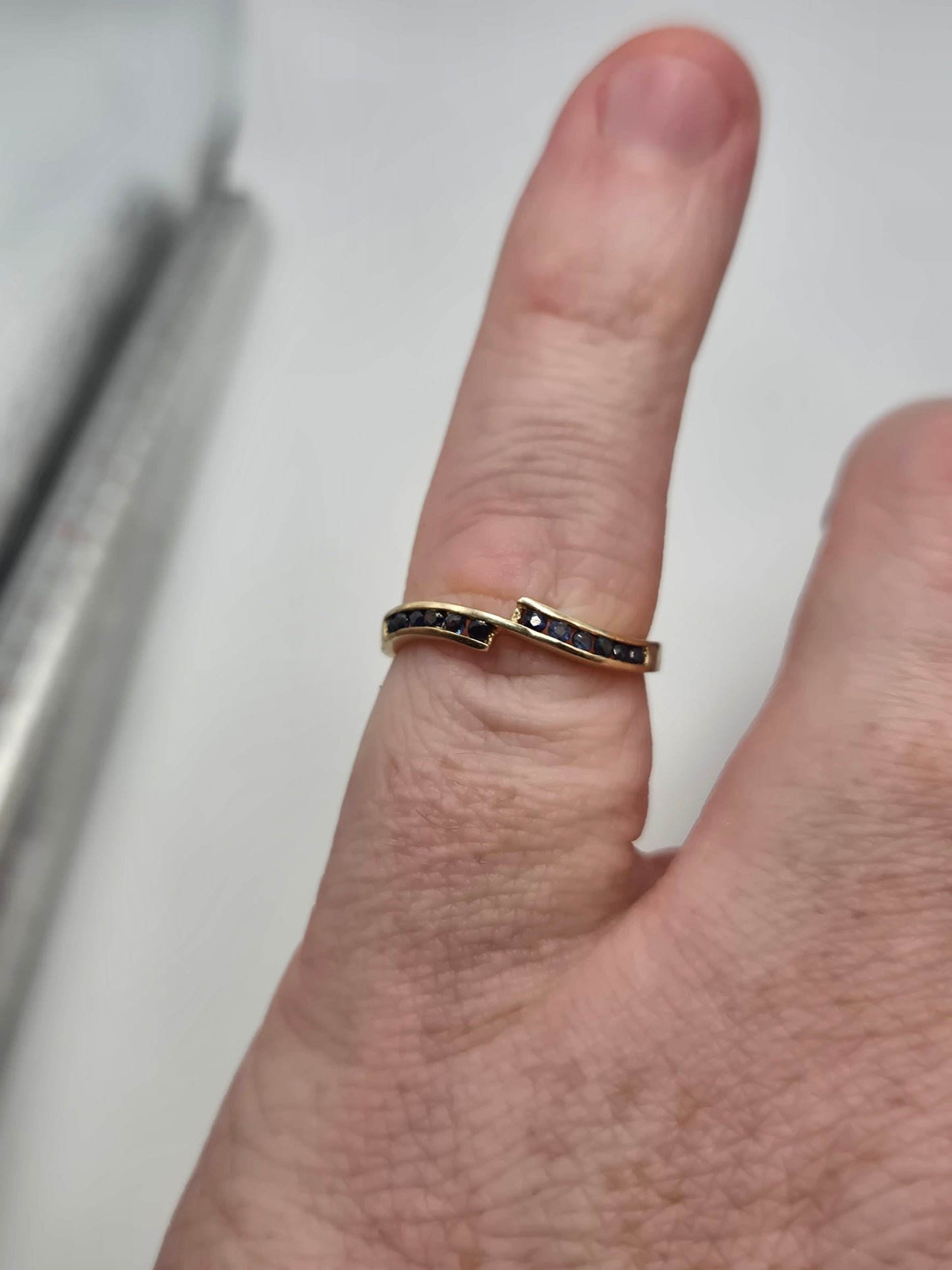 9ct gold sapphire ring