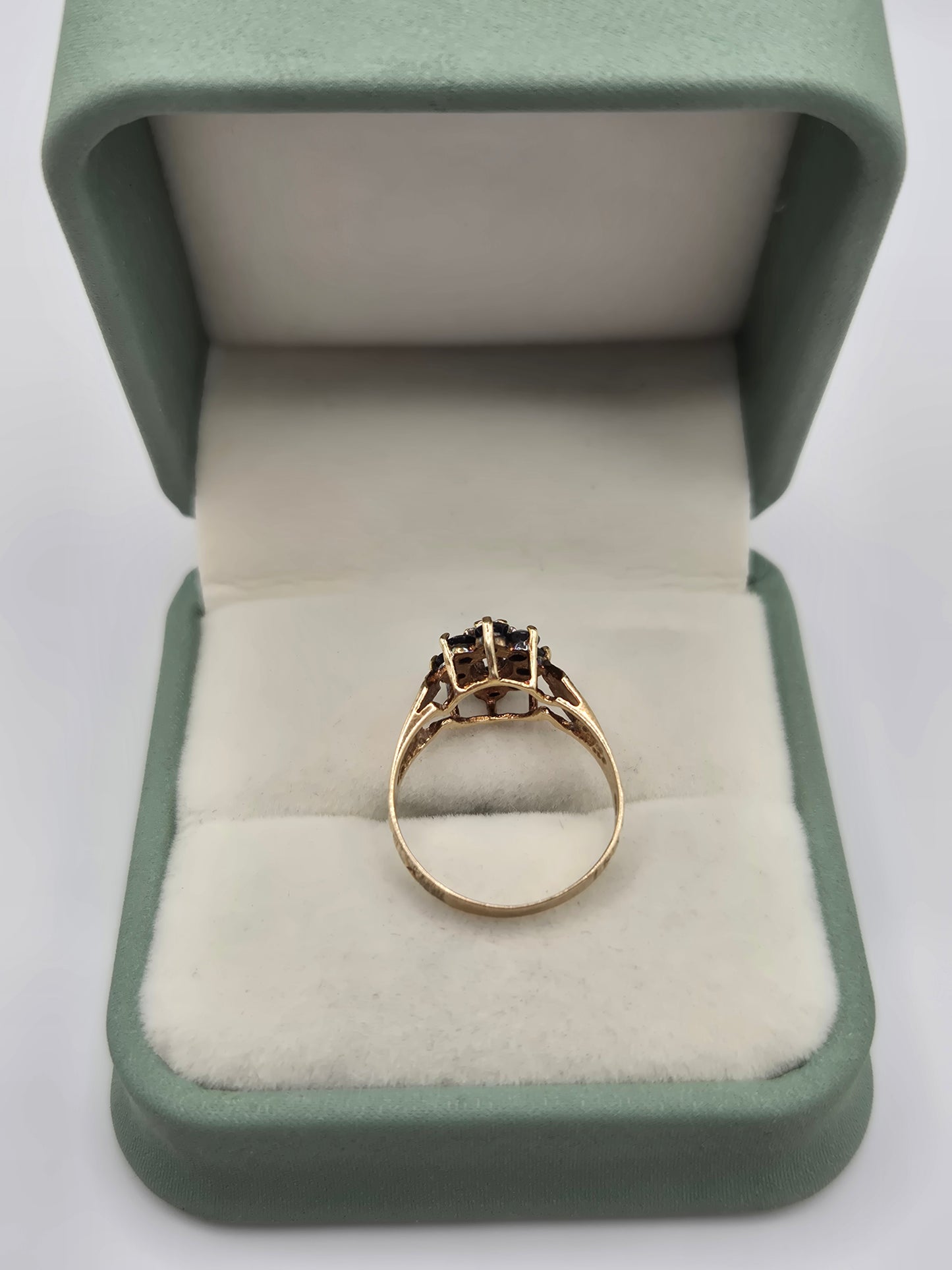 9ct gold sapphire and diamond ring