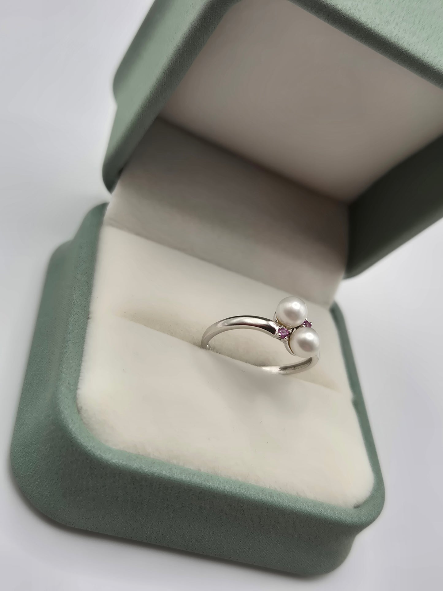 9ct white gold pearl and pink topaz ring