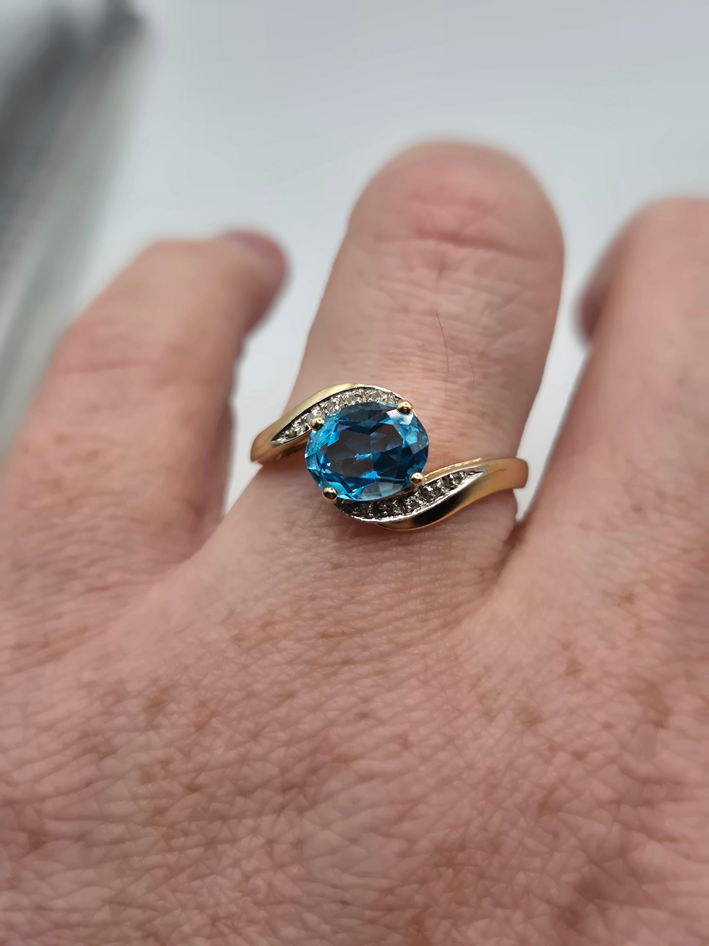 9ct gold topaz and diamond ring