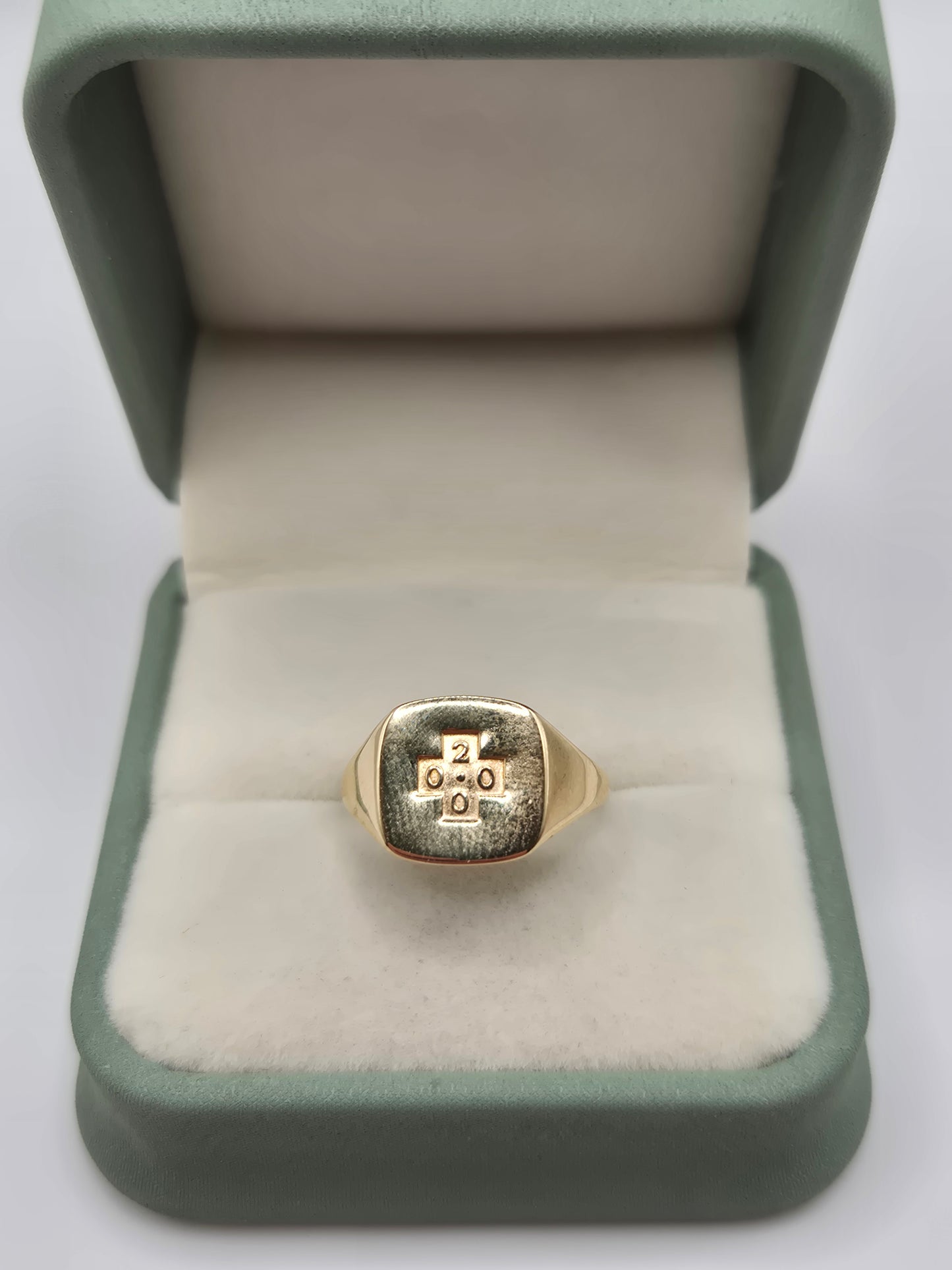 9ct gold millenium signet ring