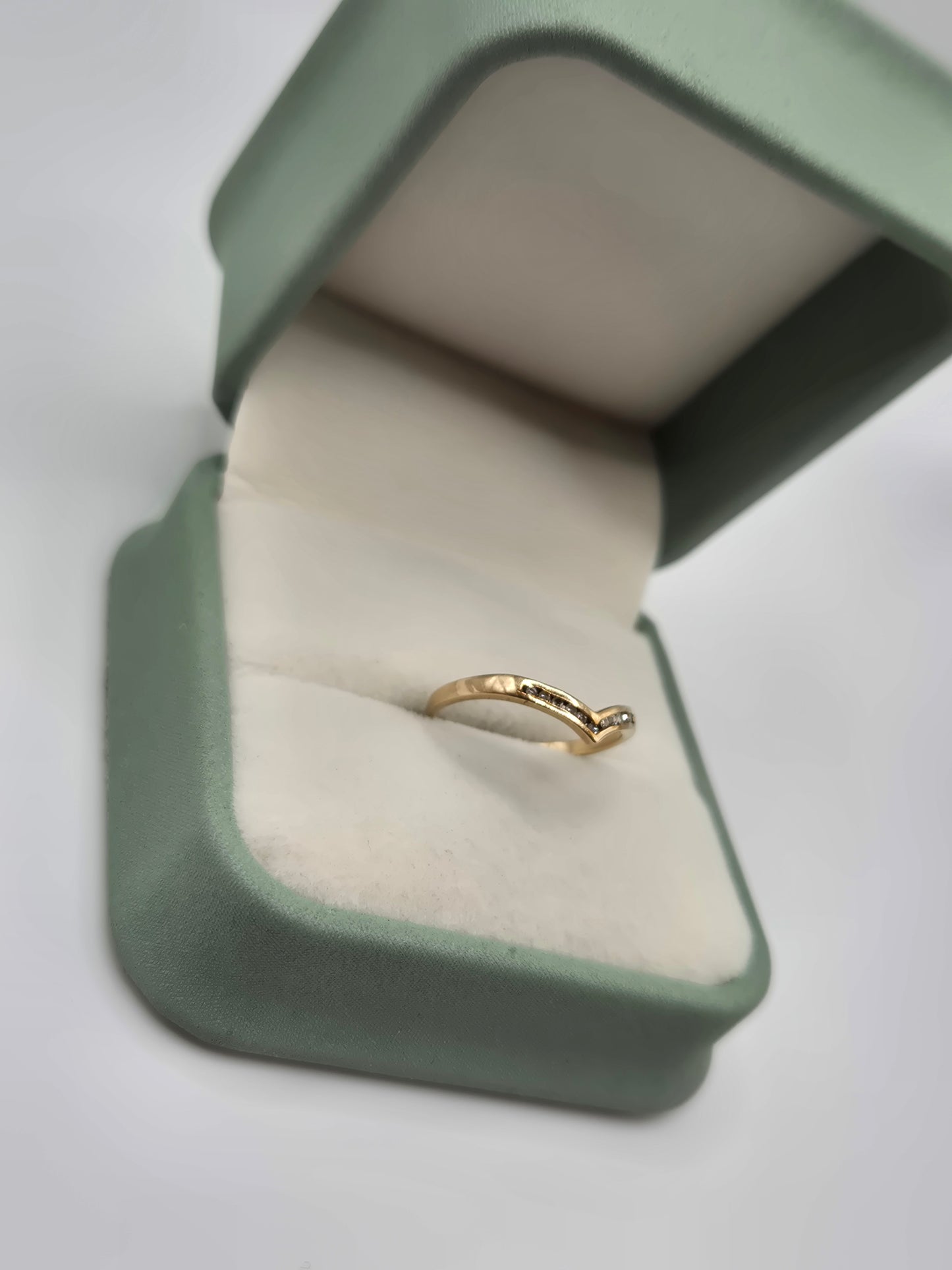 9ct gold diamond wishbone ring