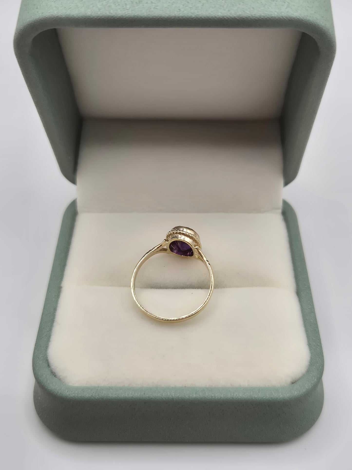 9ct gold amethyst ring