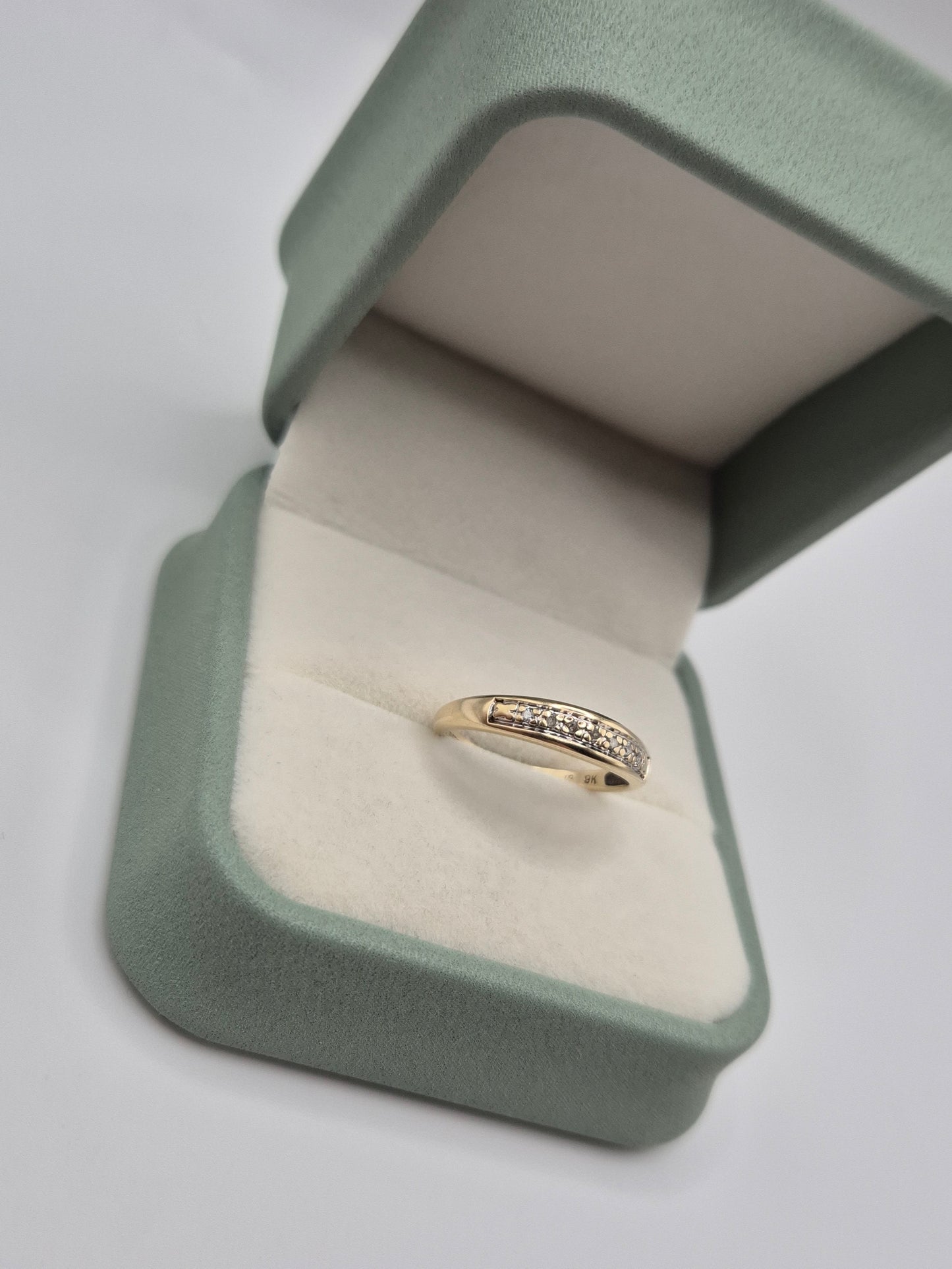 9ct gold diamond ring