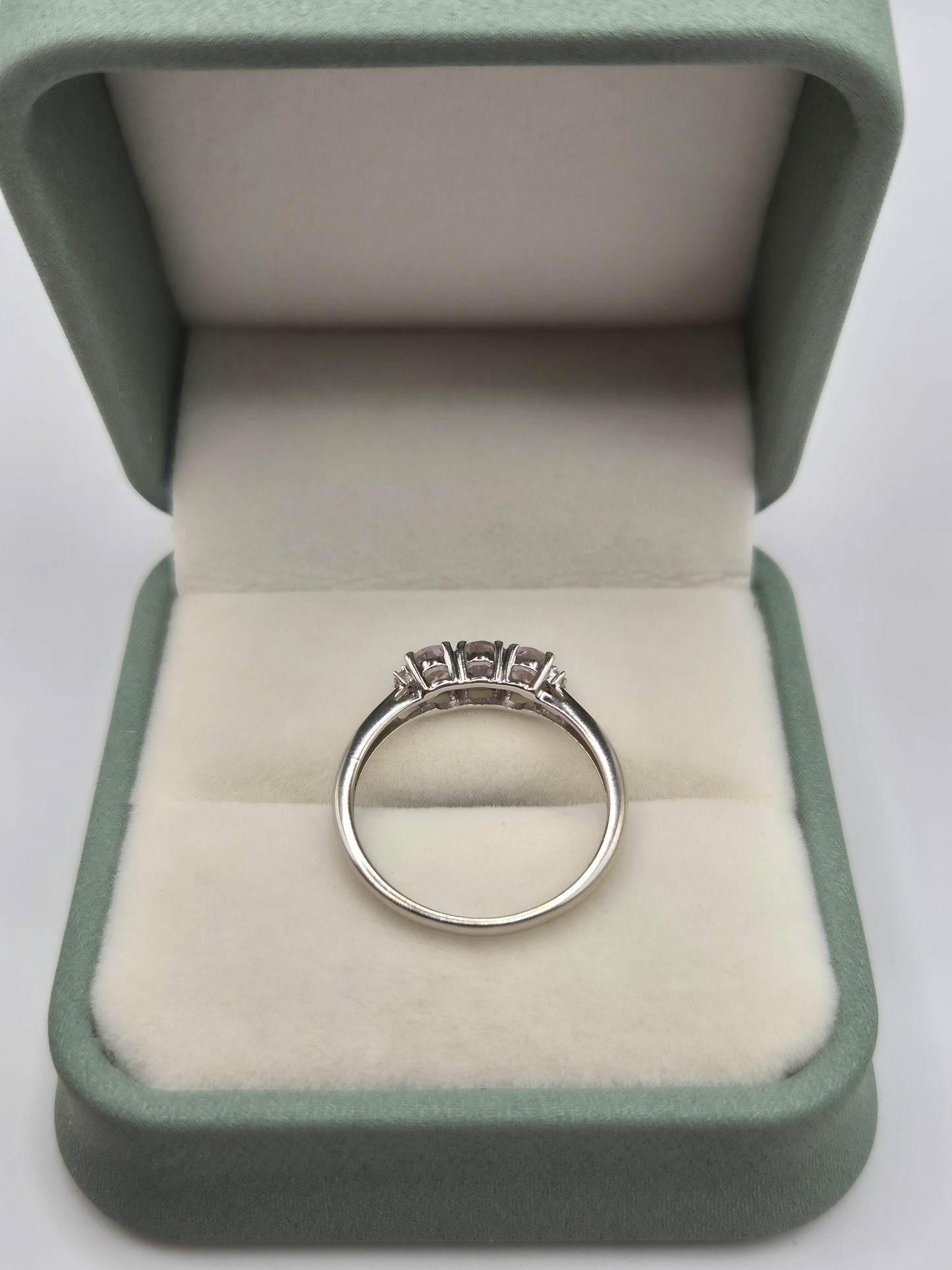 9ct white gold pale morganite ring