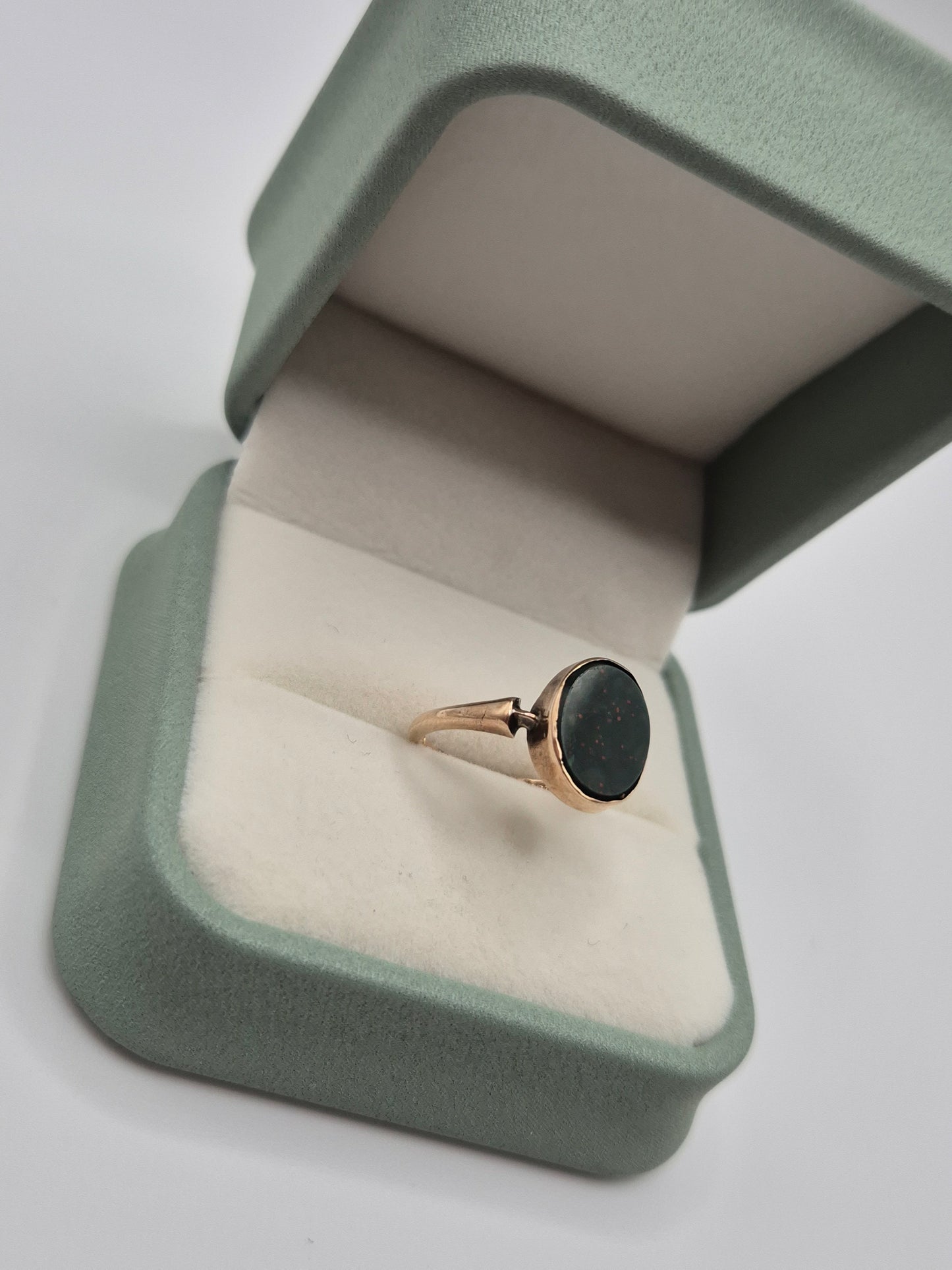 Vintage 9ct gold bloodstone signet ring