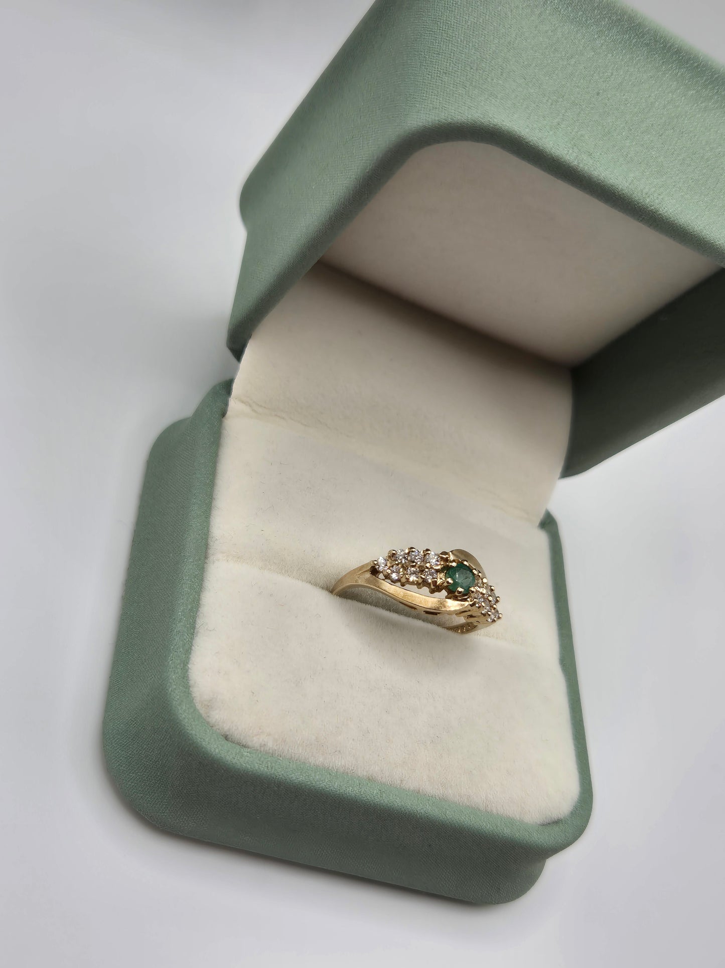 9ct gold emerald and cz ring