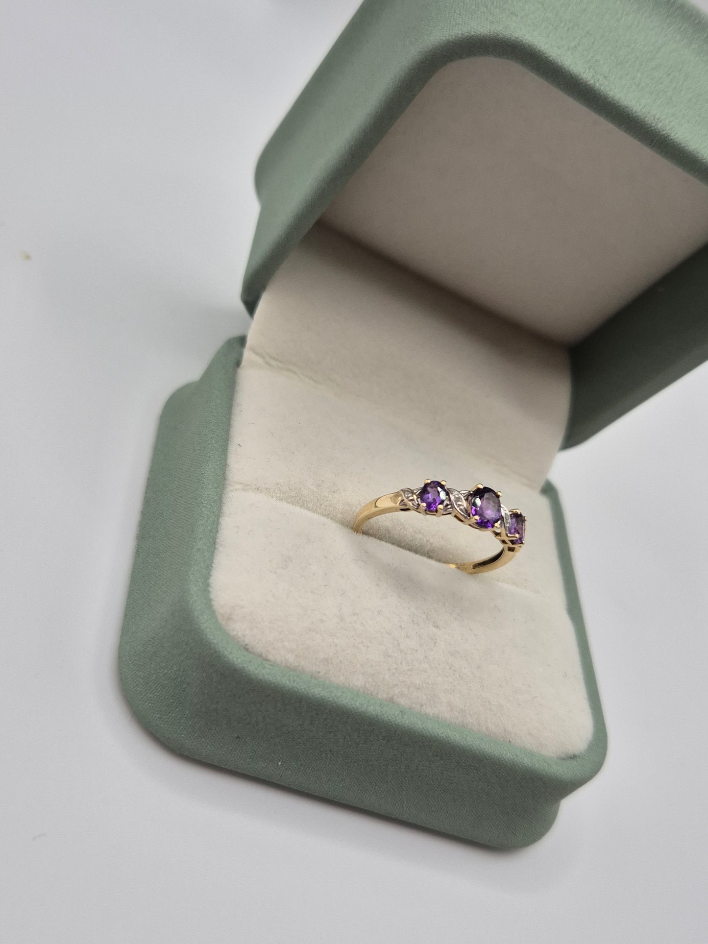 9ct gold amethyst and diamond ring