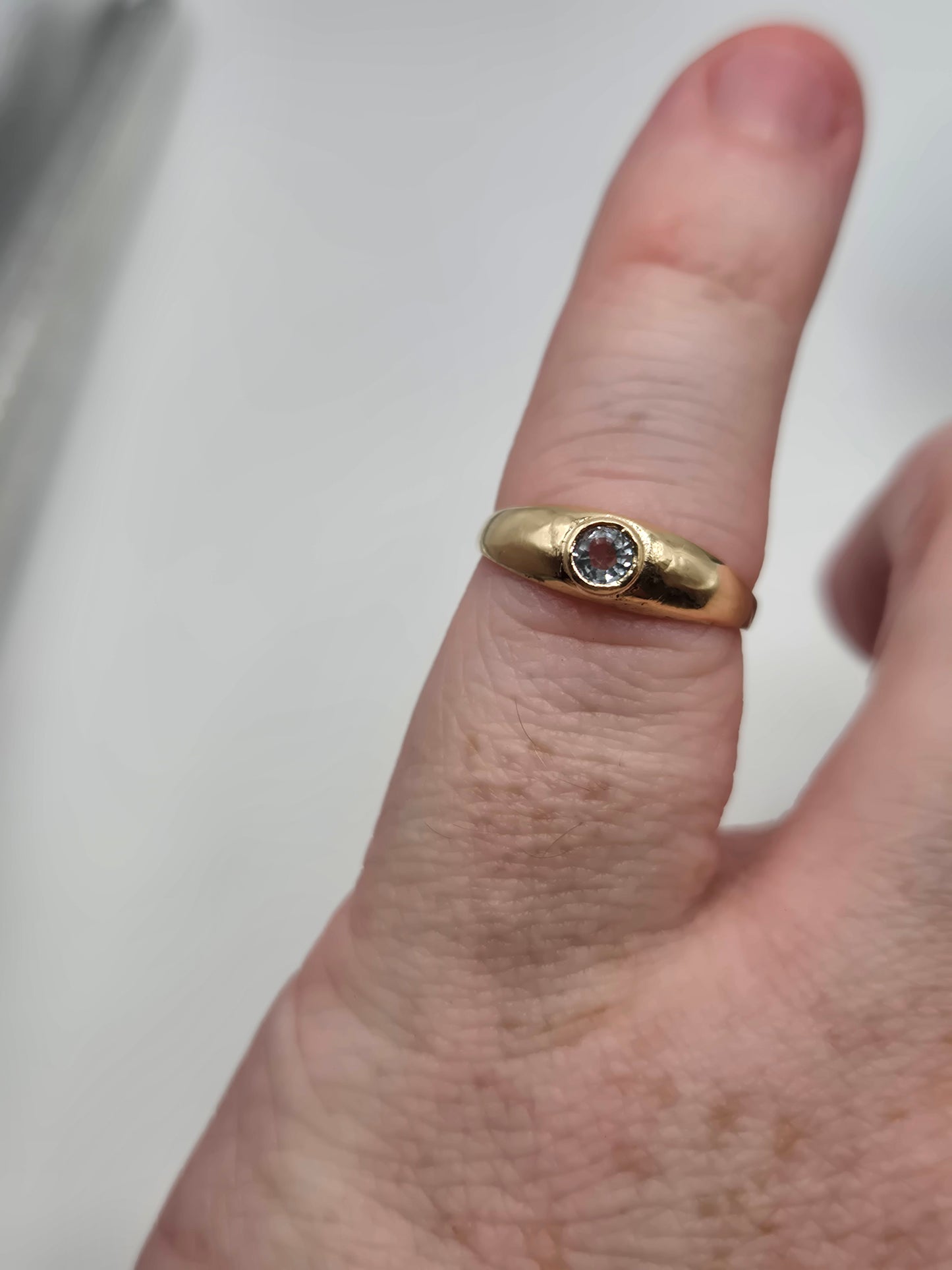 9ct gold topaz gypsy ring