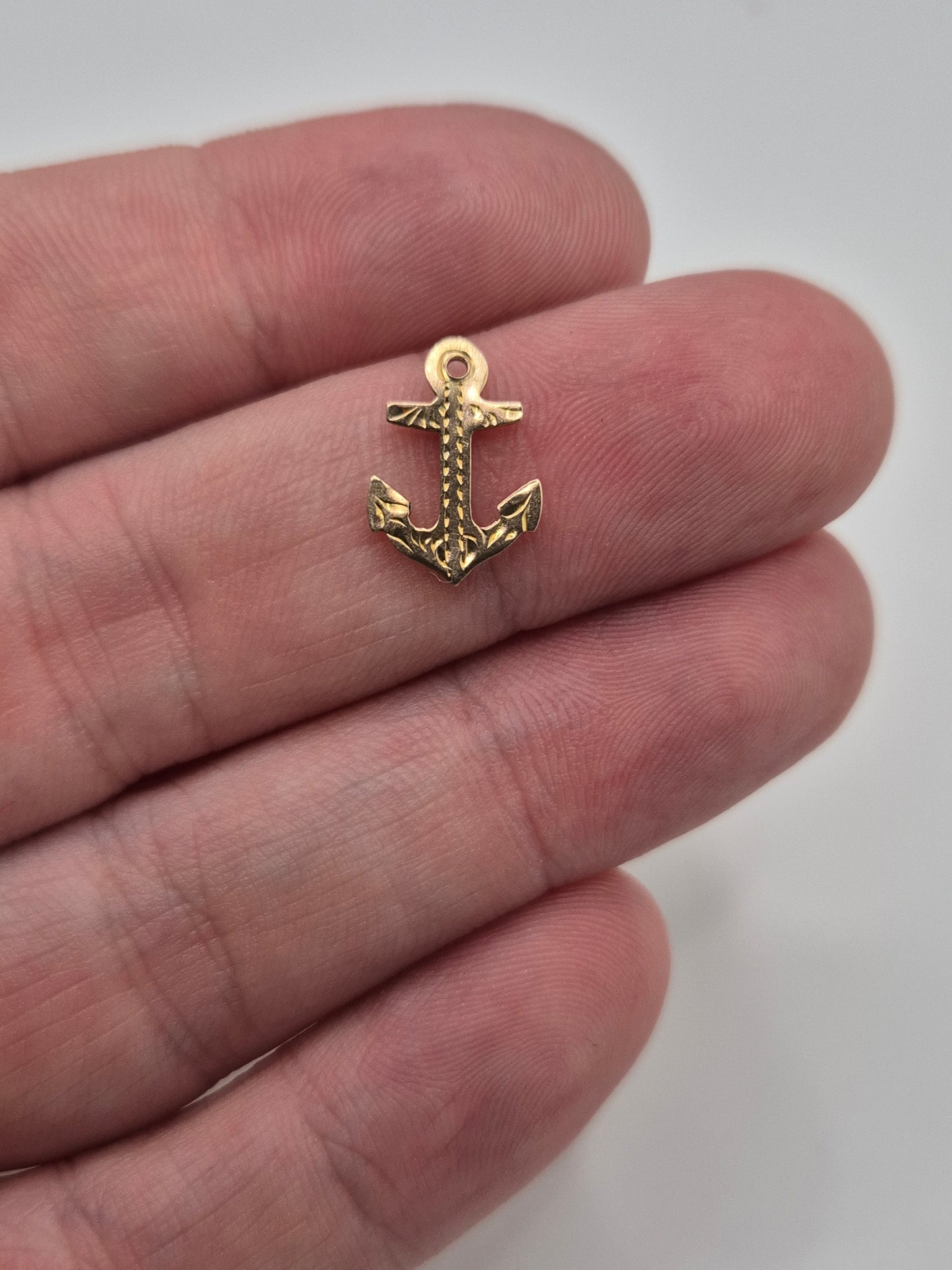 9ct gold anchor charm