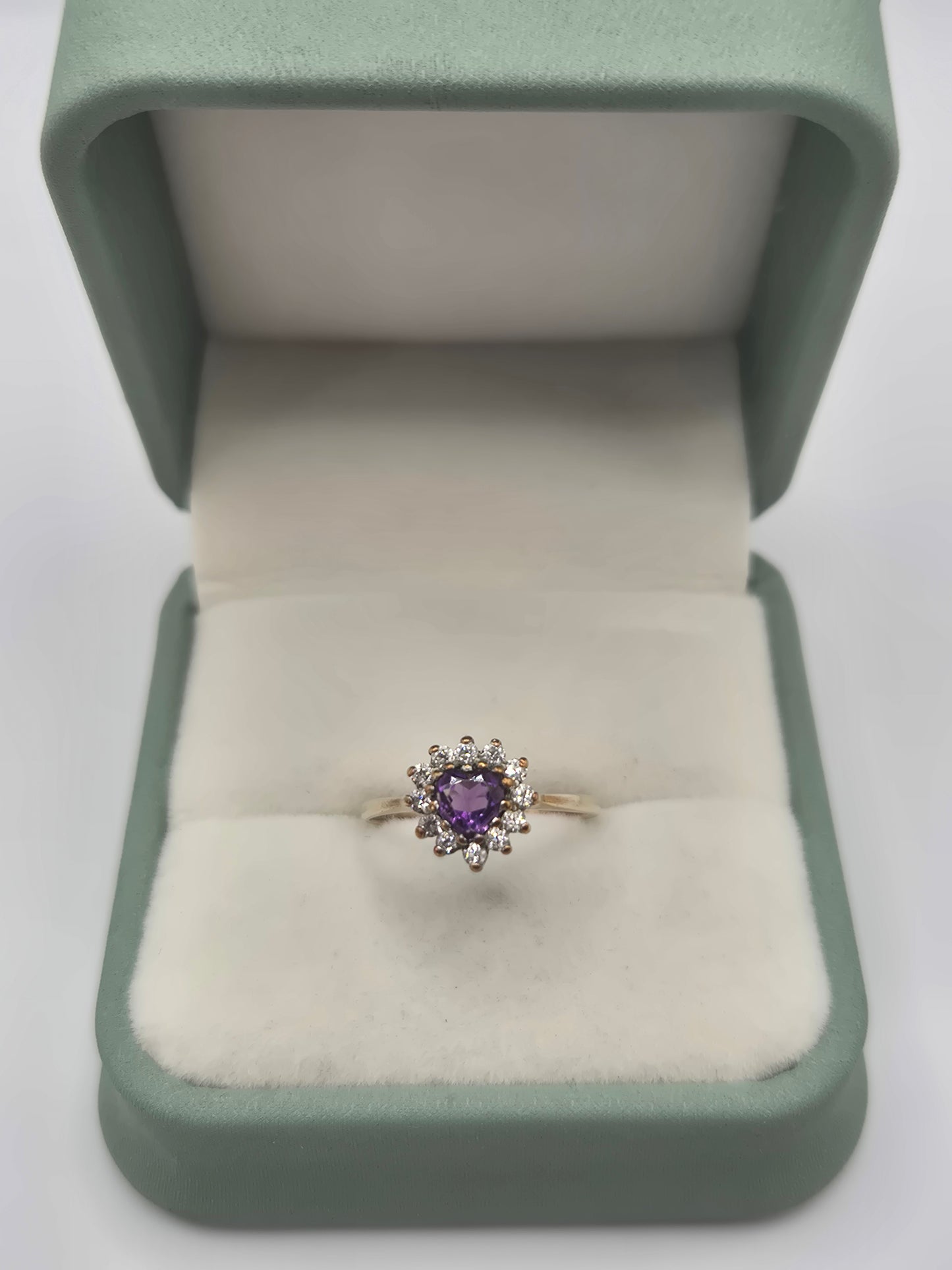 9ct gold amethyst and cz ring