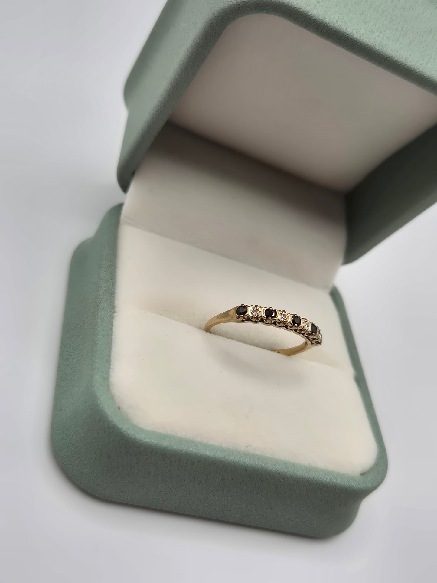 9ct gold sapphire and diamond ring