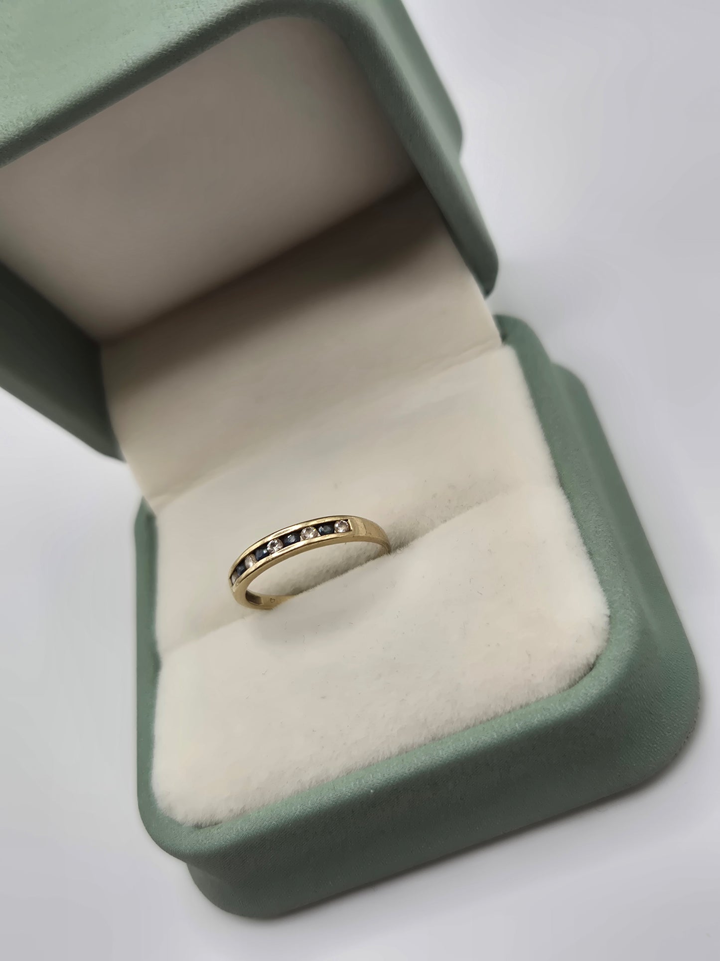 9ct gold sapphire and cz ring