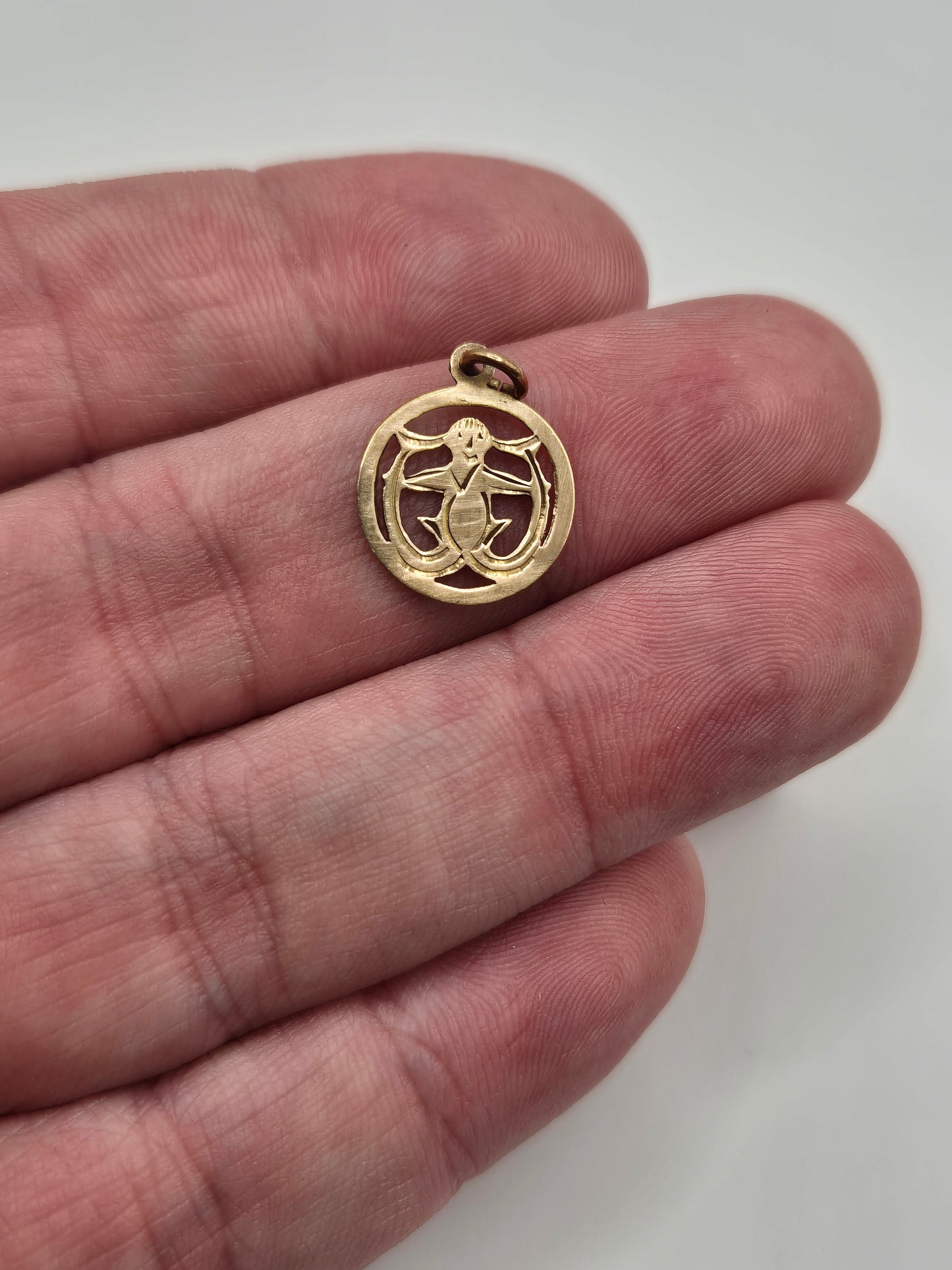 9ct gold zodiac charm