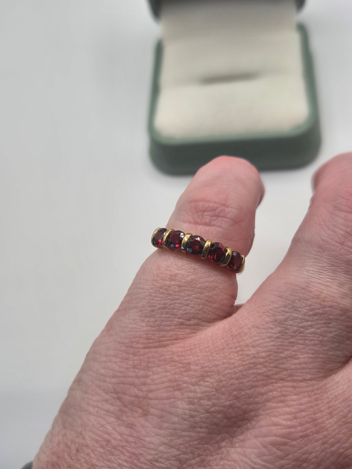 9ct gold spinel ring