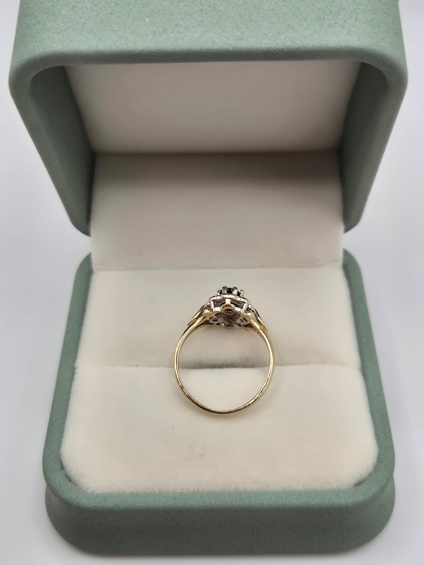 9ct gold sapphire and diamond ring