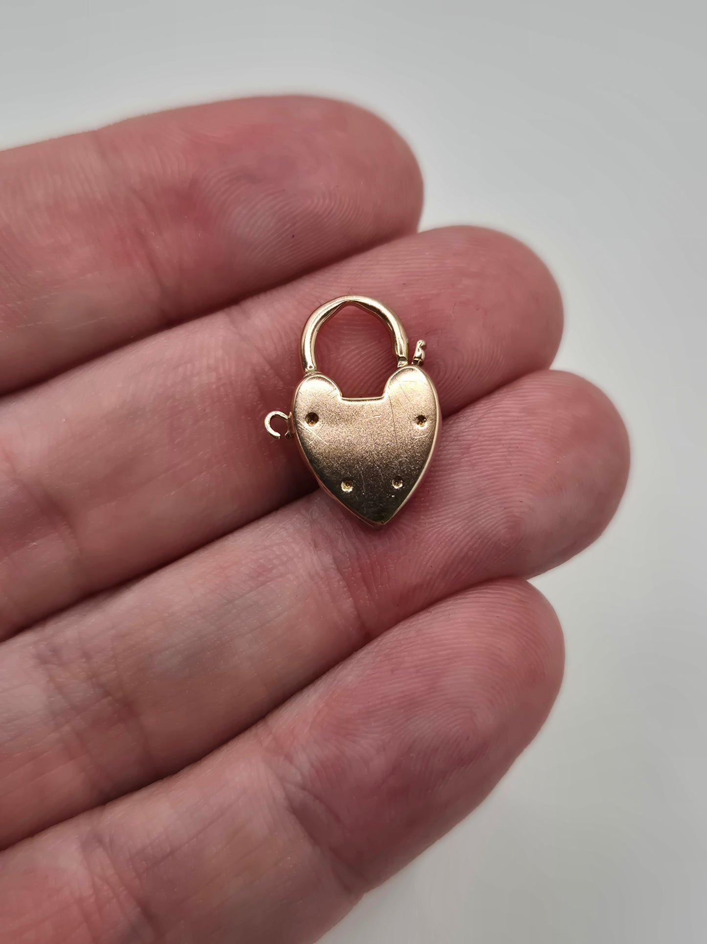 9ct rose gold padlock (6)