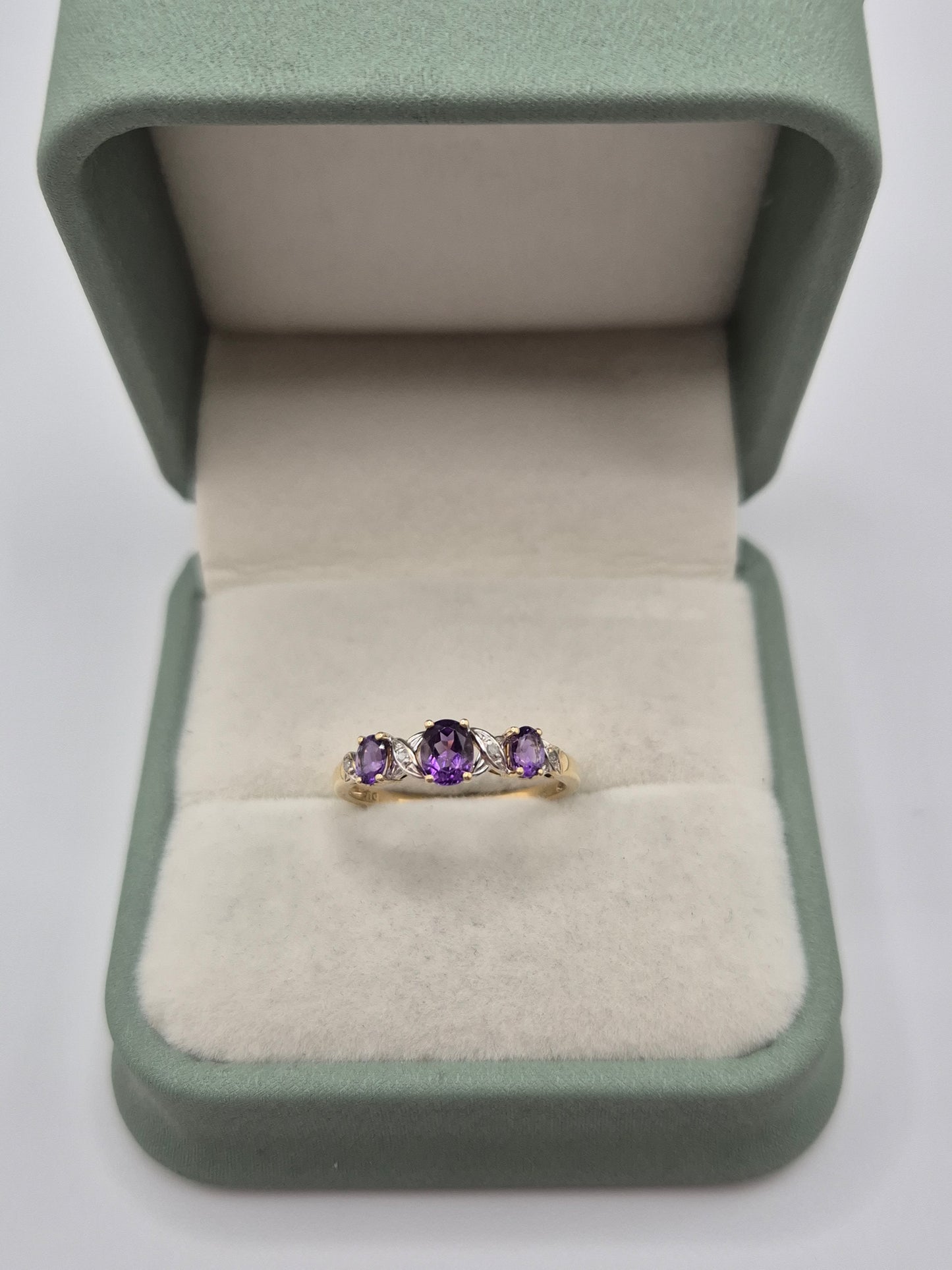 9ct gold amethyst and diamond ring