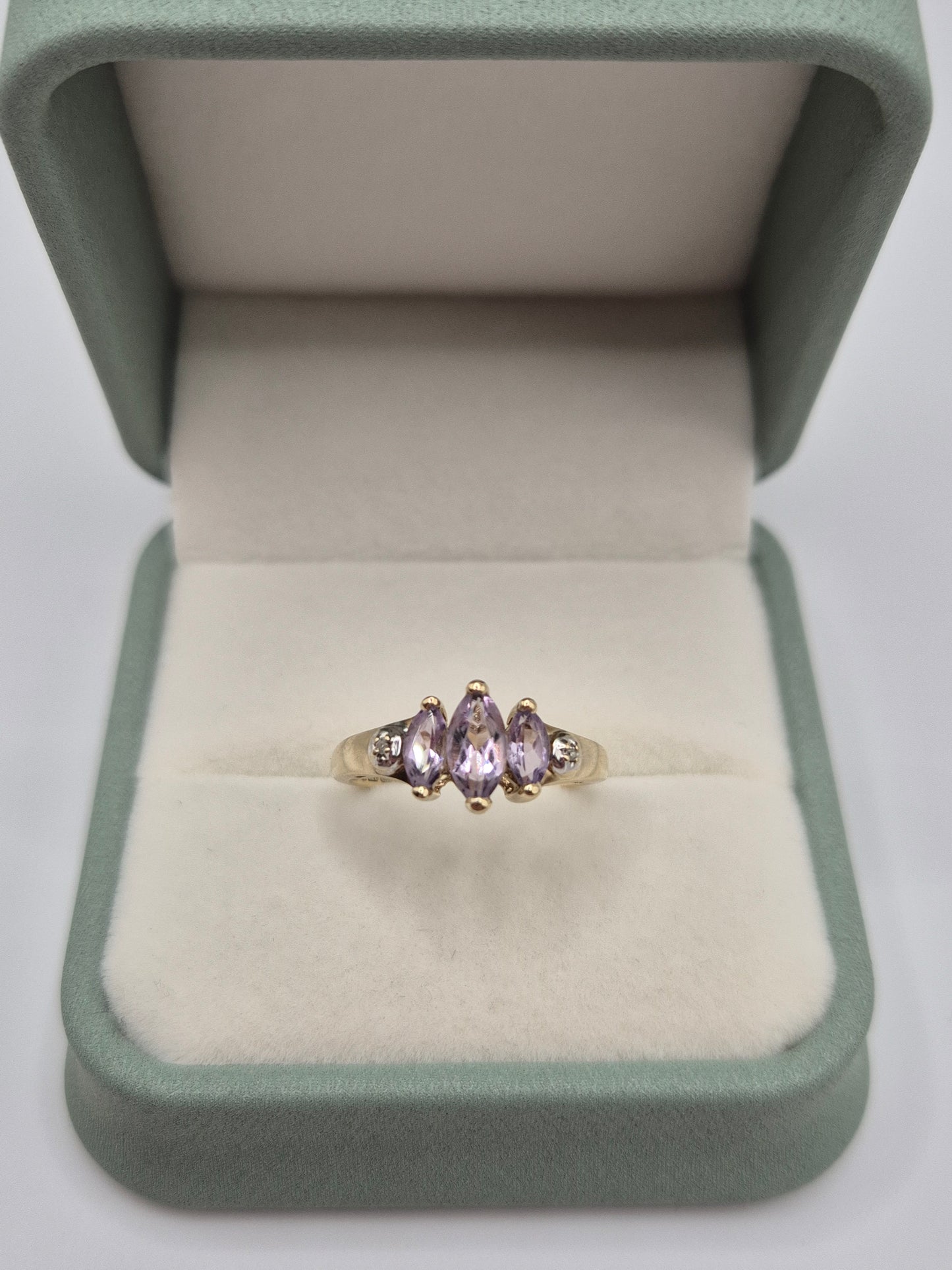 9ct gold amethyst and diamond ring