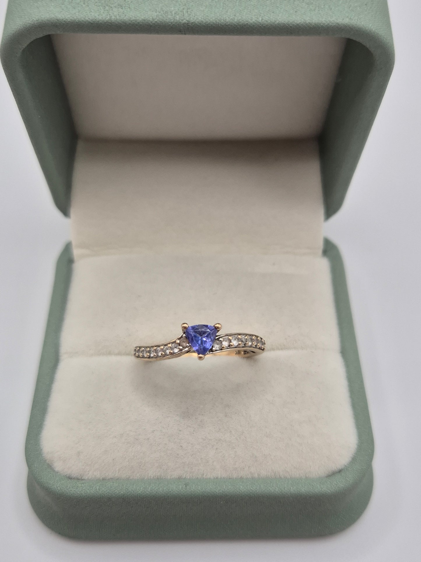 9ct gold tanzanite and zircon ring