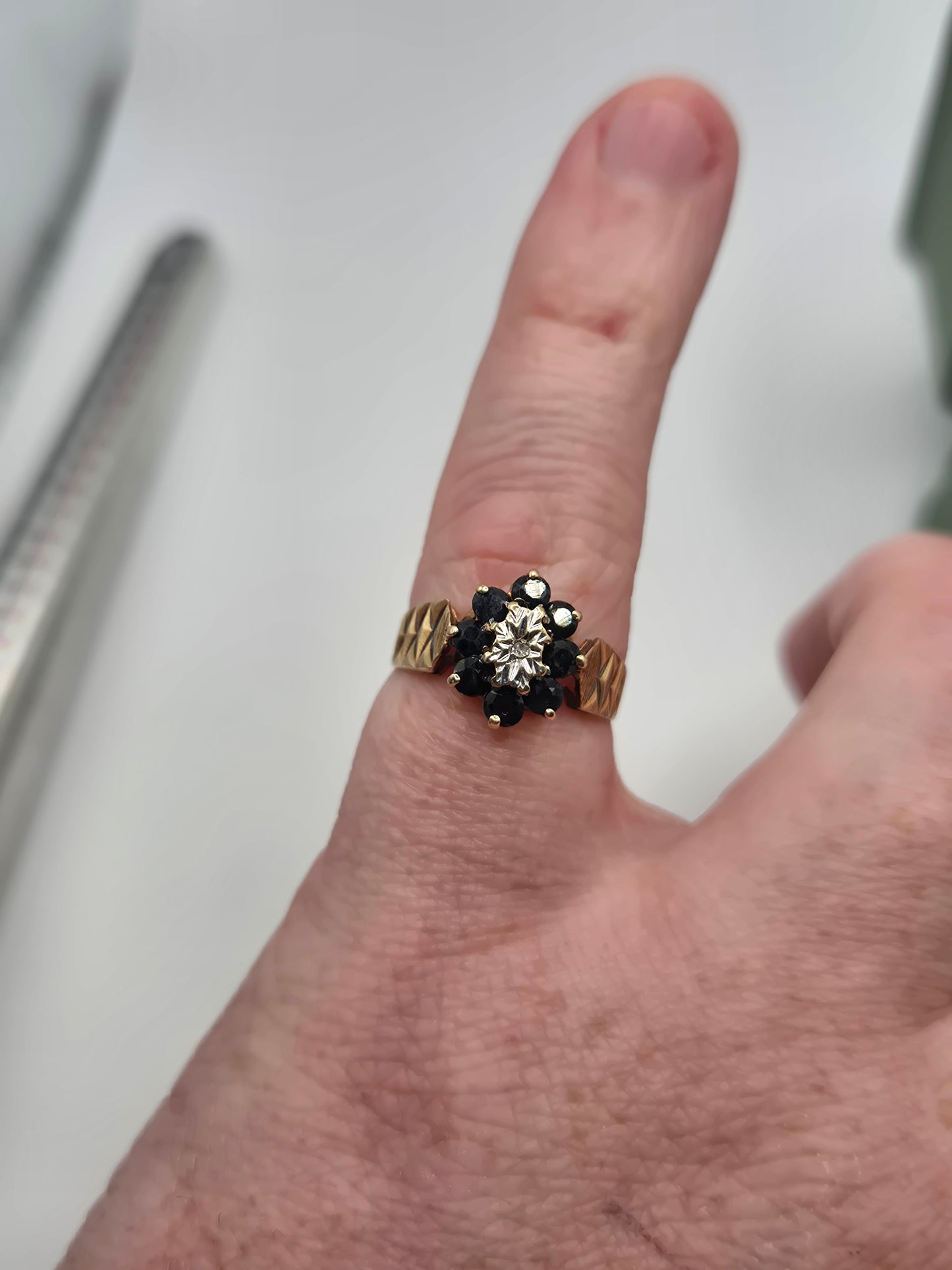 9ct gold sapphire and diamond ring