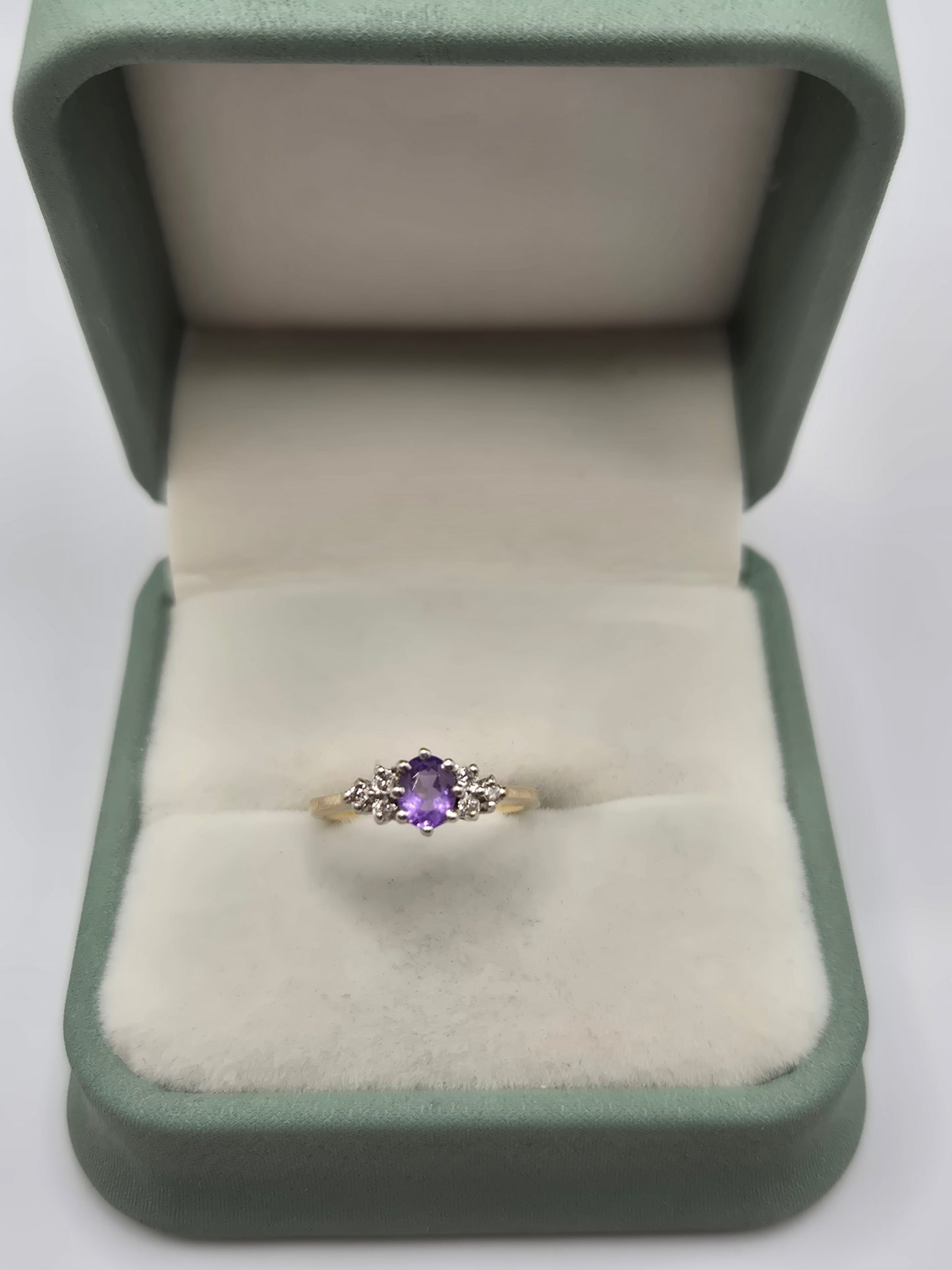 9ct gold amethyst and diamond ring