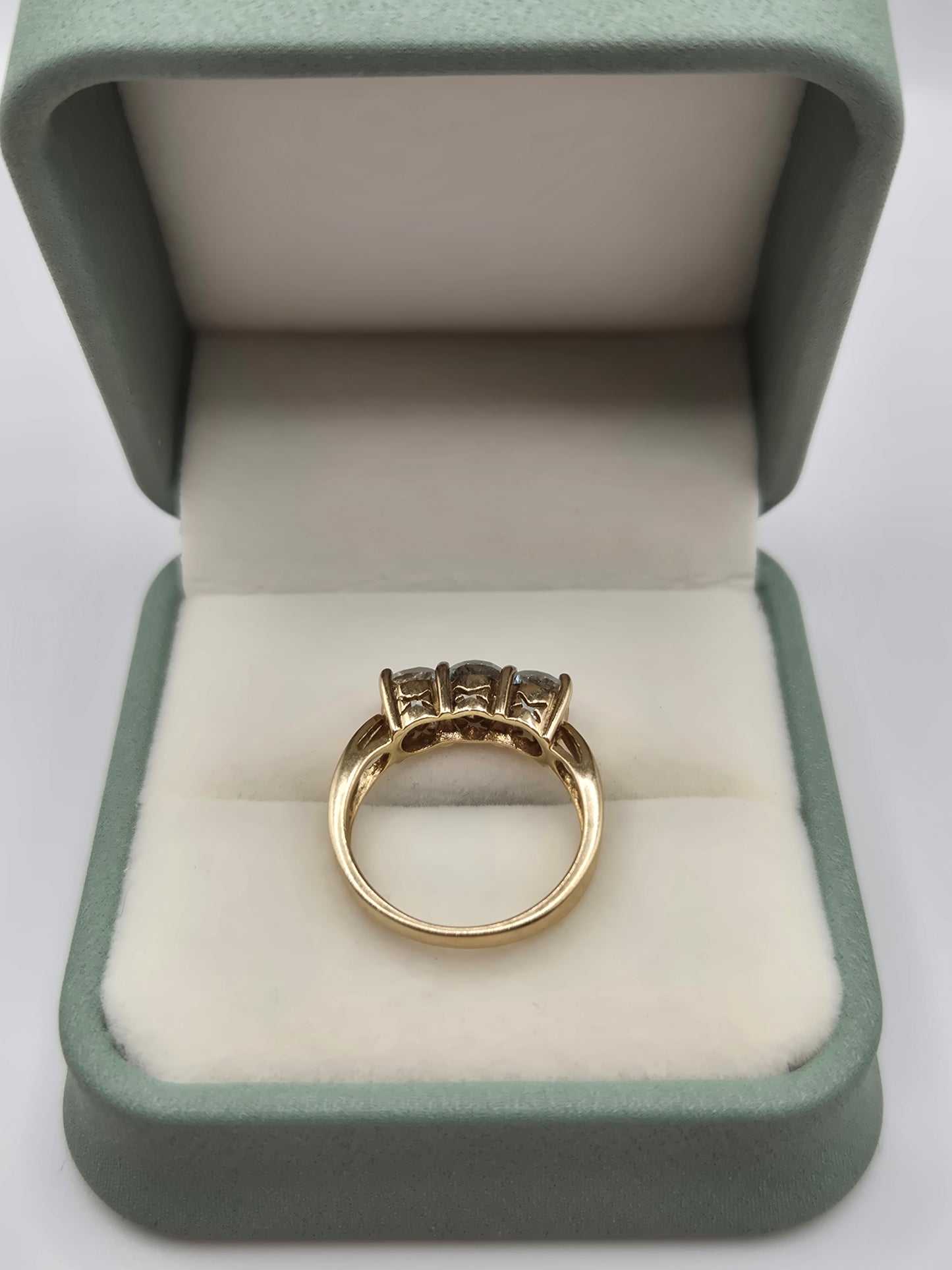 9ct gold aquamarine ring