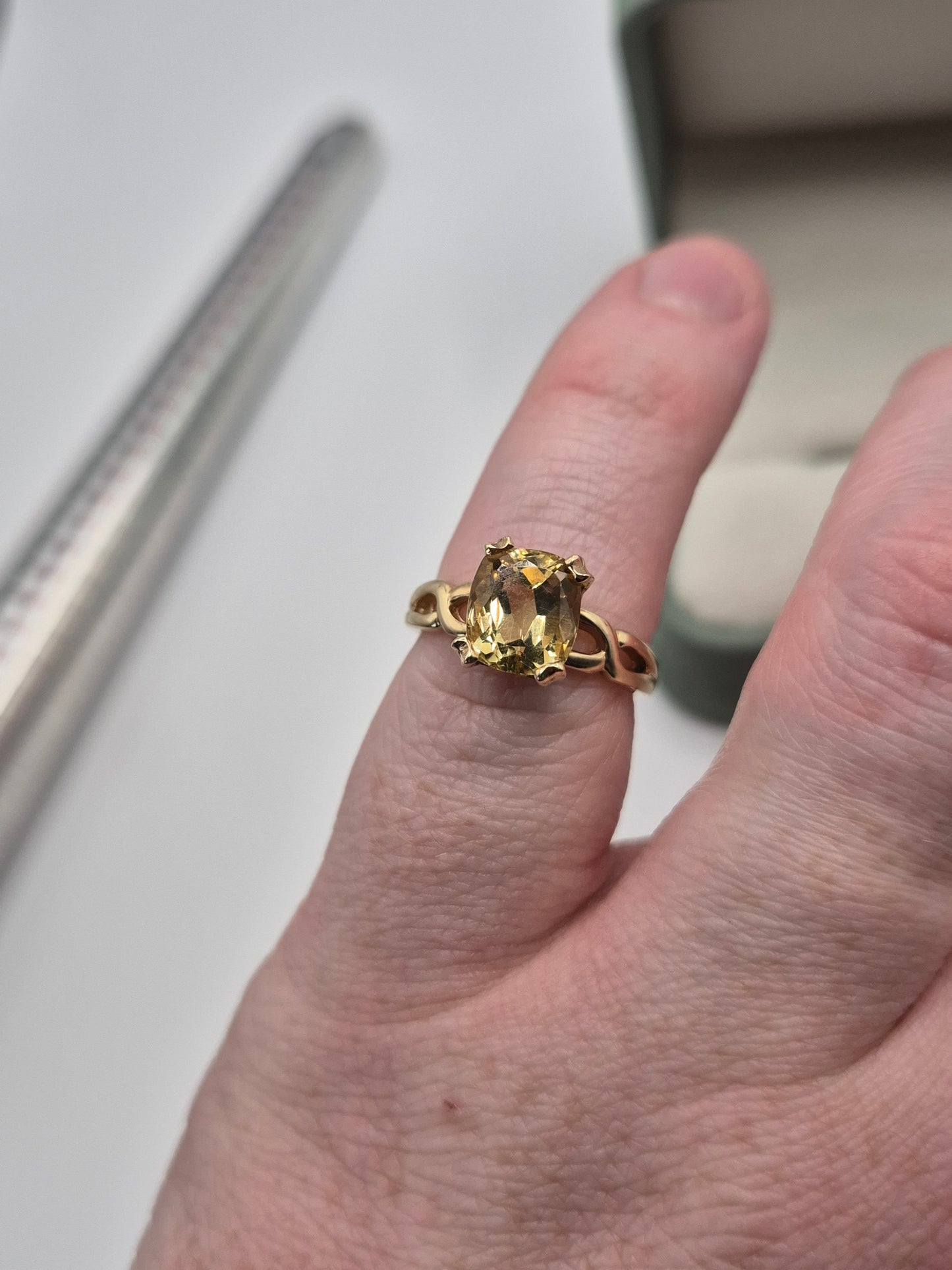 9ct gold citrine ring
