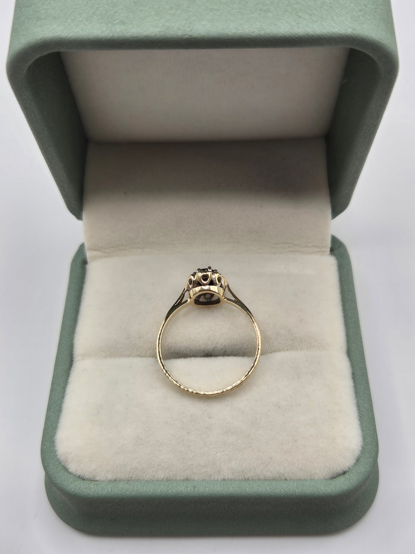 9ct gold sapphire and diamond ring