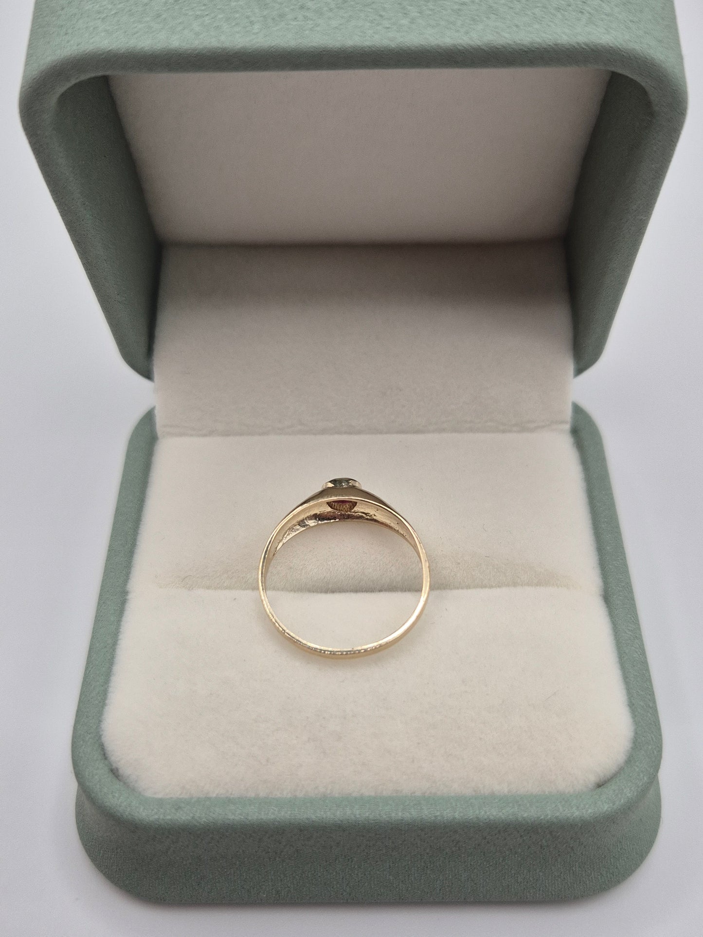 9ct gold ruby gypsy ring