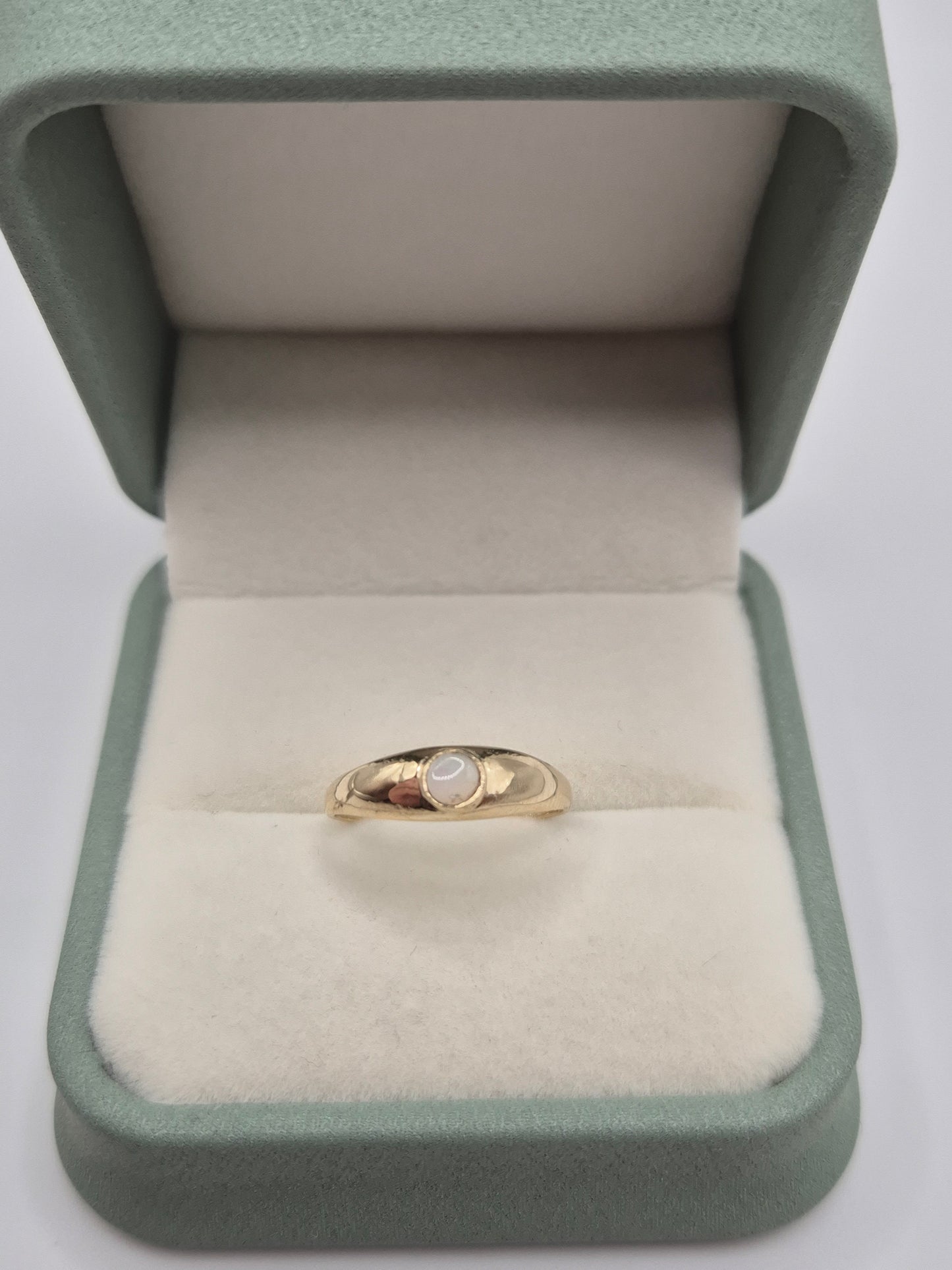 9ct gold opal gypsy ring