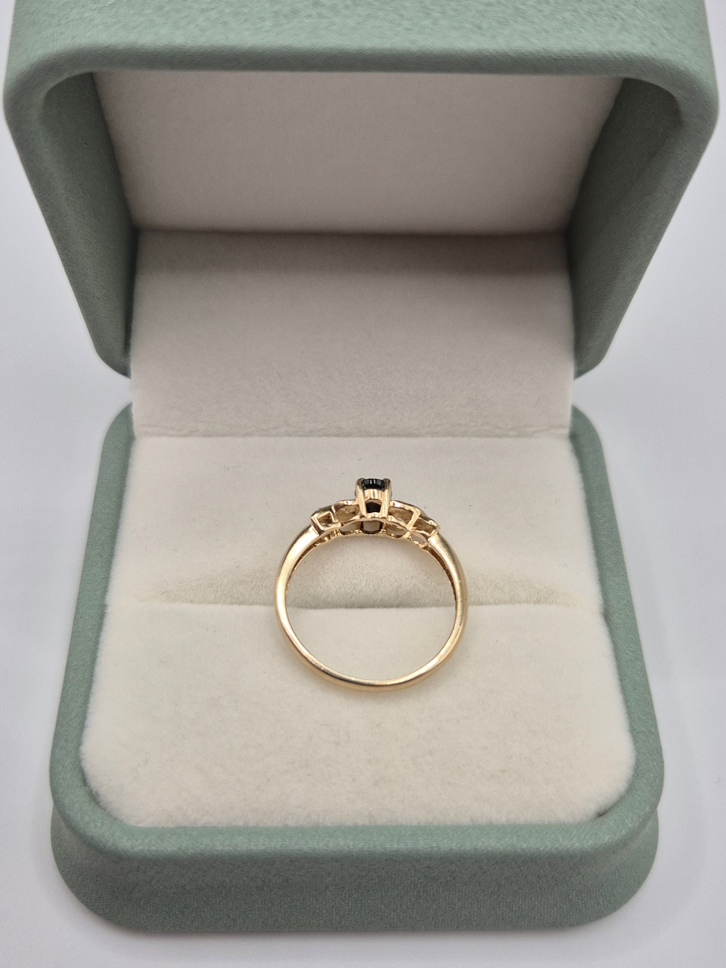 9ct gold sapphire and diamond ring