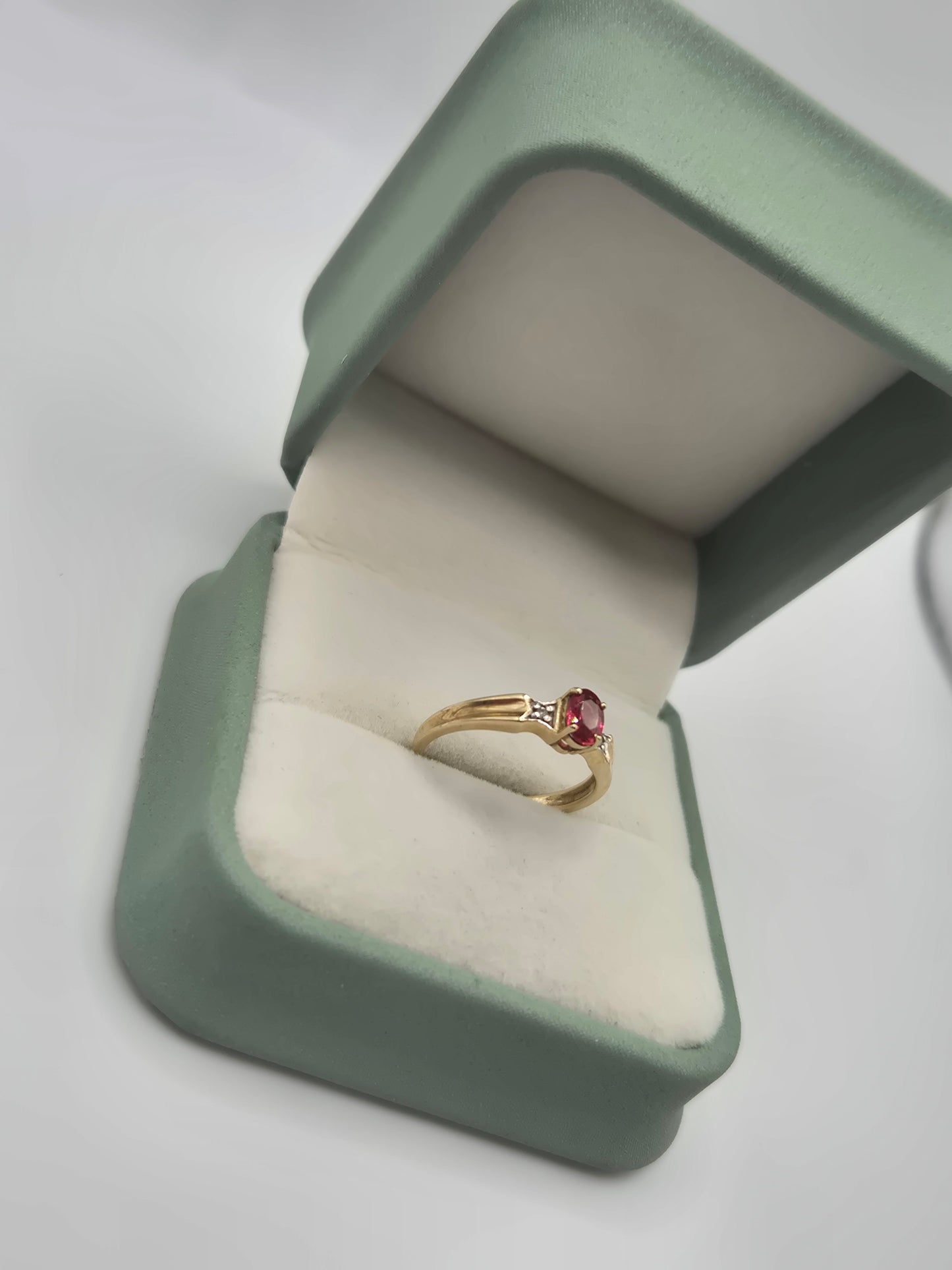 9ct gold fancy sapphire and diamond ring