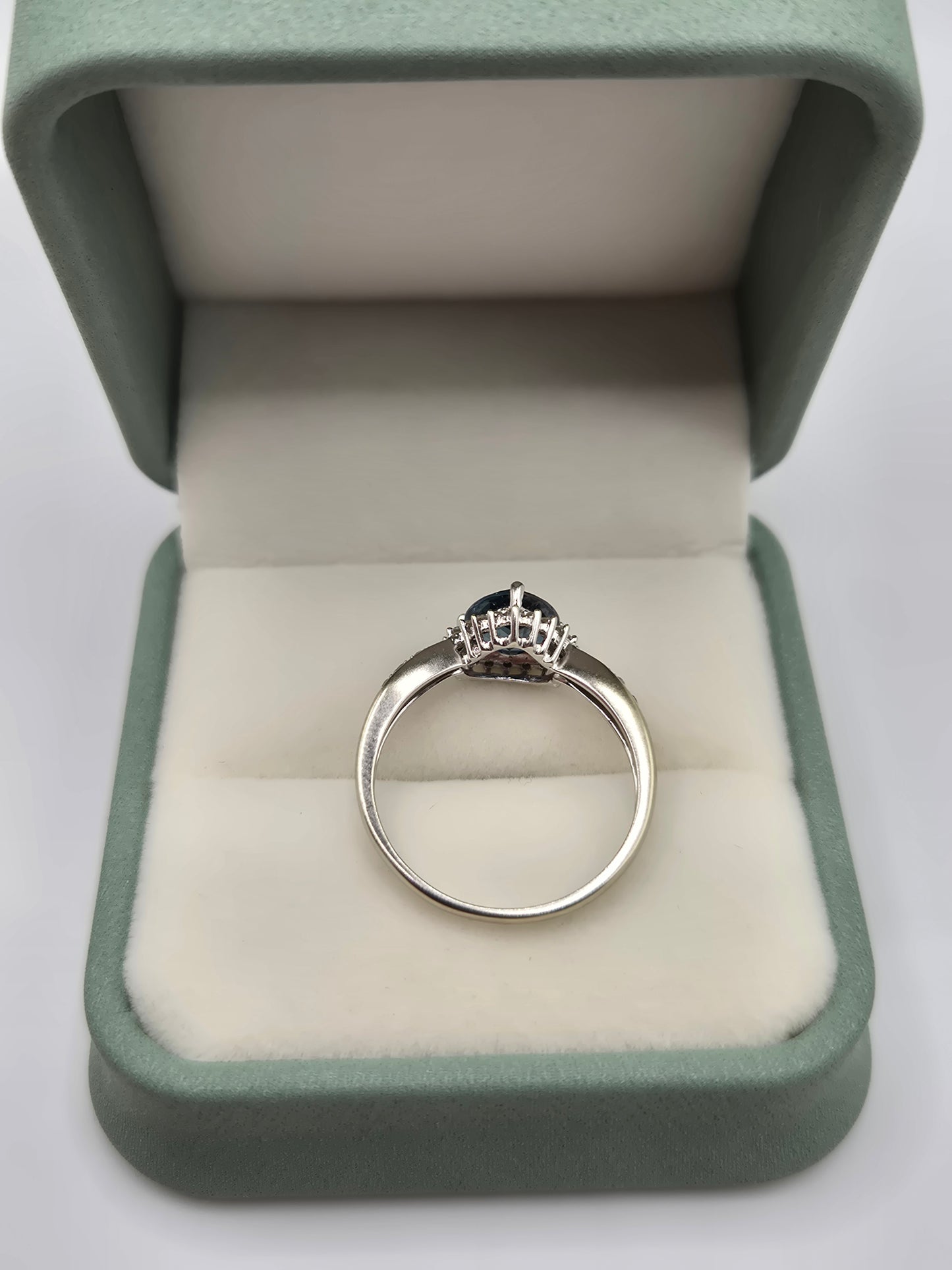 9ct white gold topaz and diamond ring