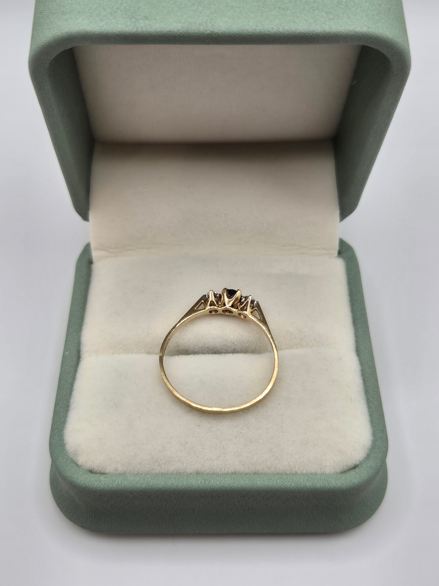 9ct gold sapphire and diamond ring