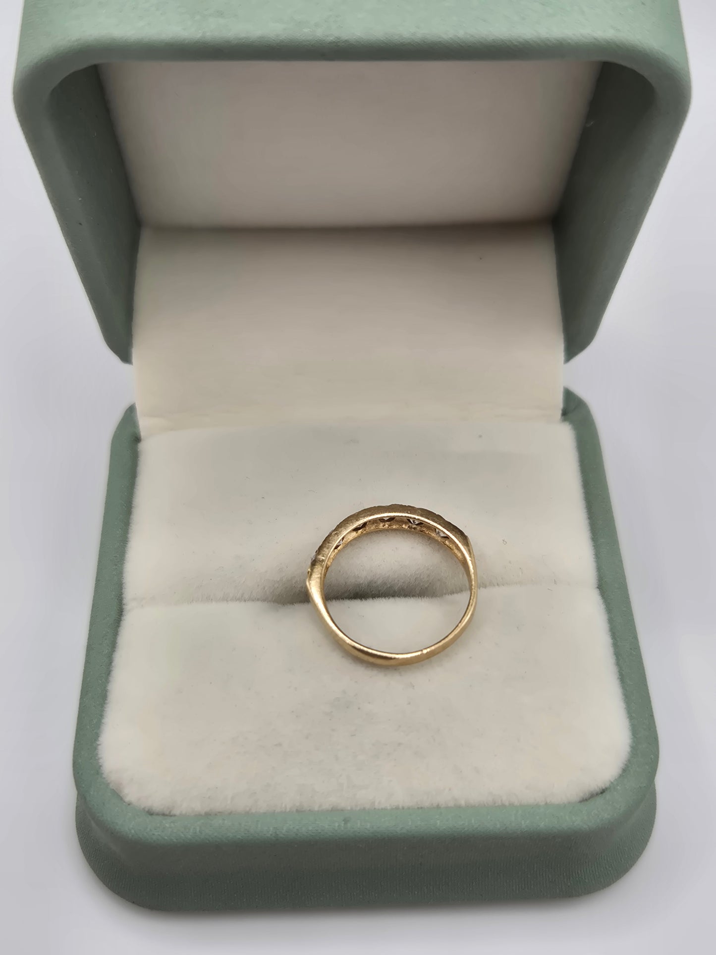 9ct gold cz ring