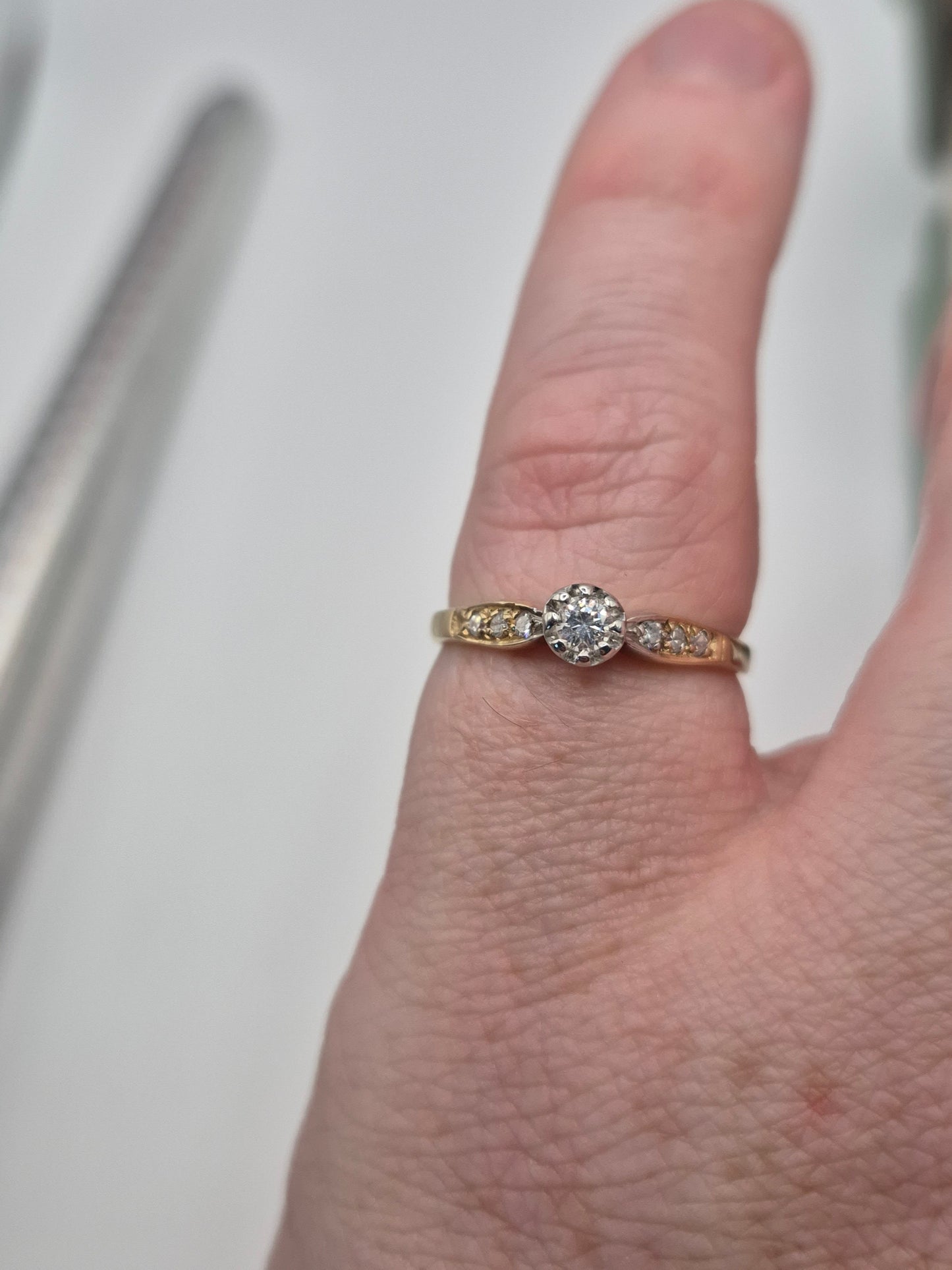 9ct gold diamond ring