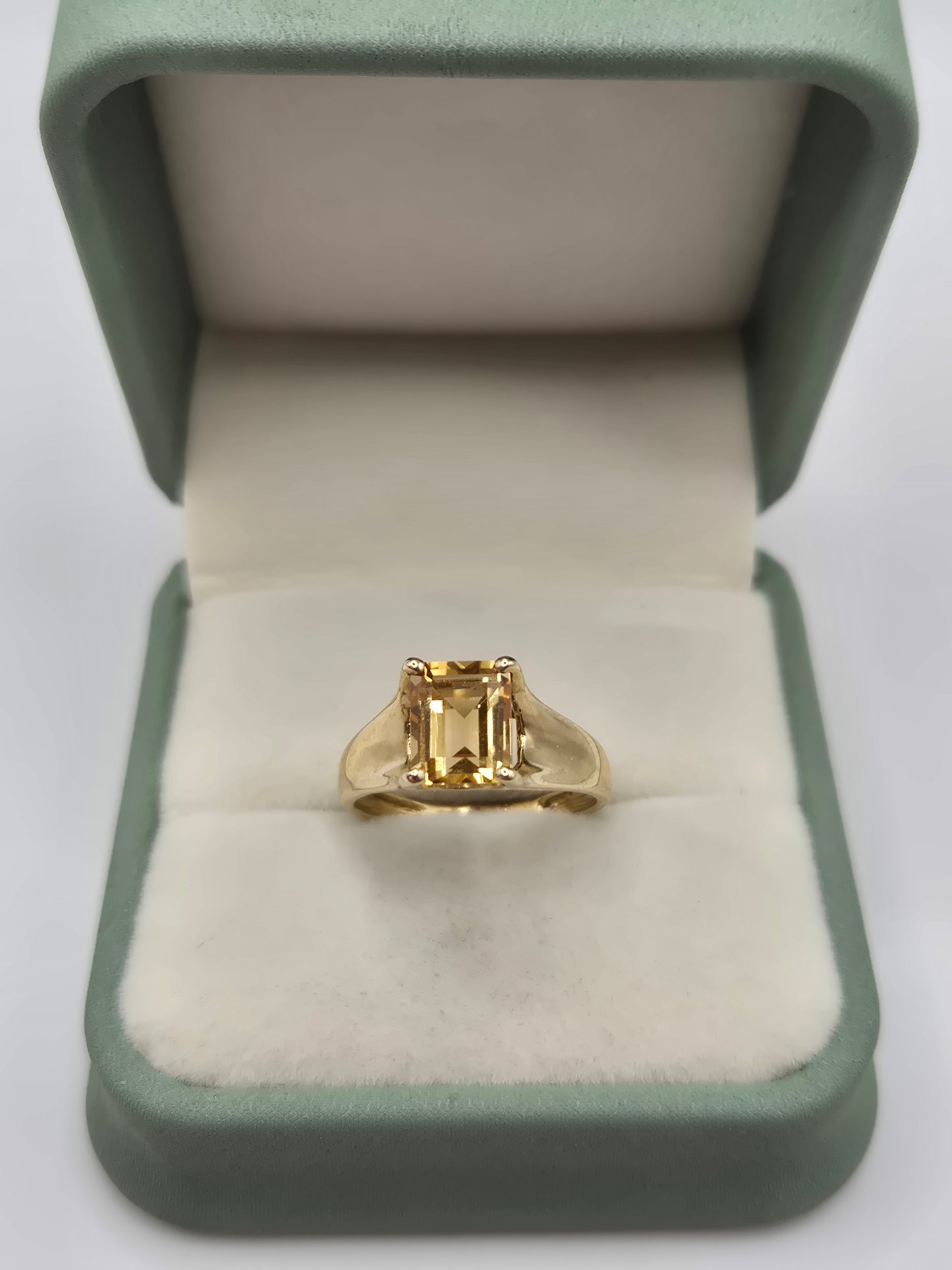 9ct gold citrine ring