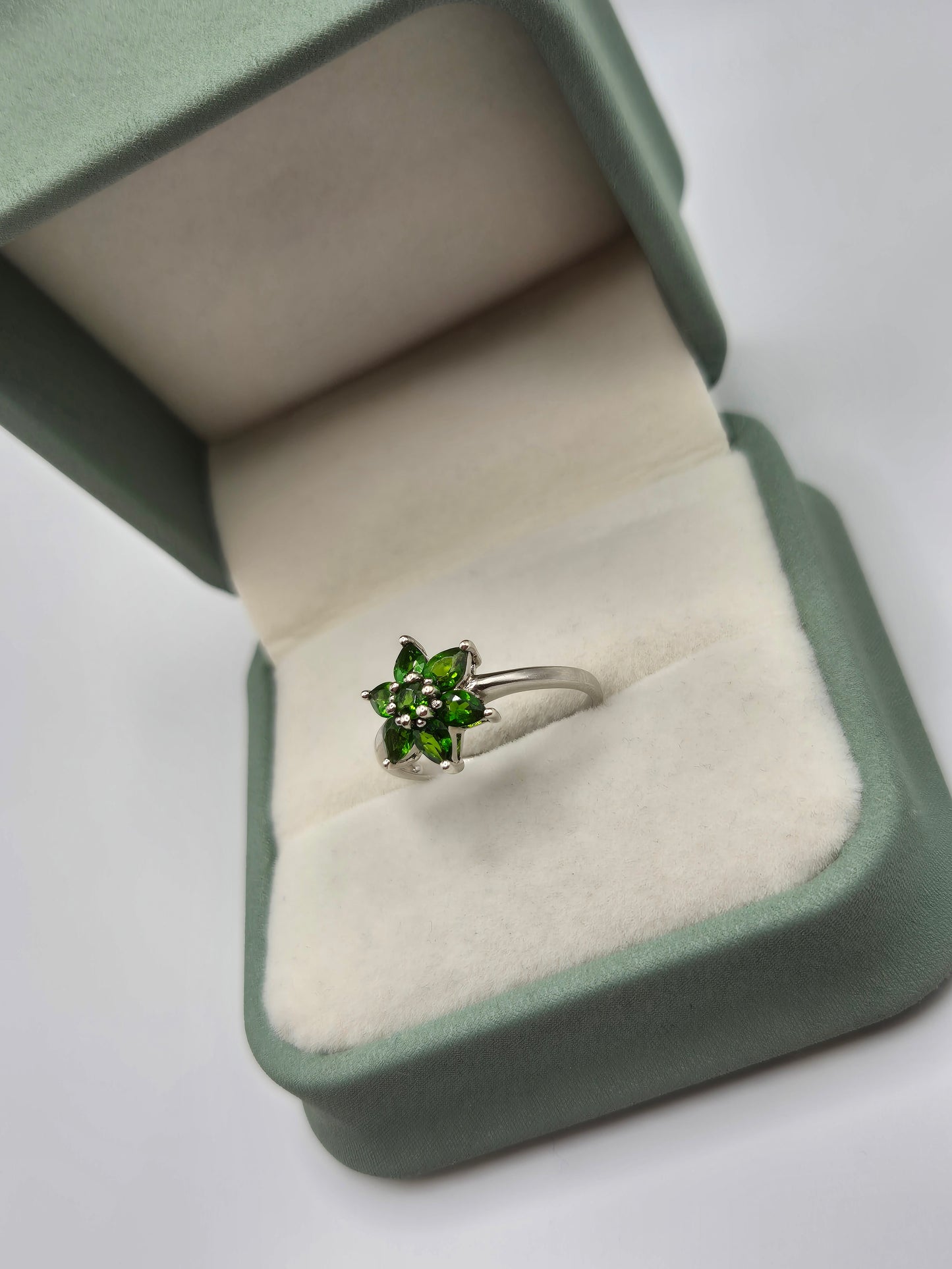 9ct white gold gemstone ring