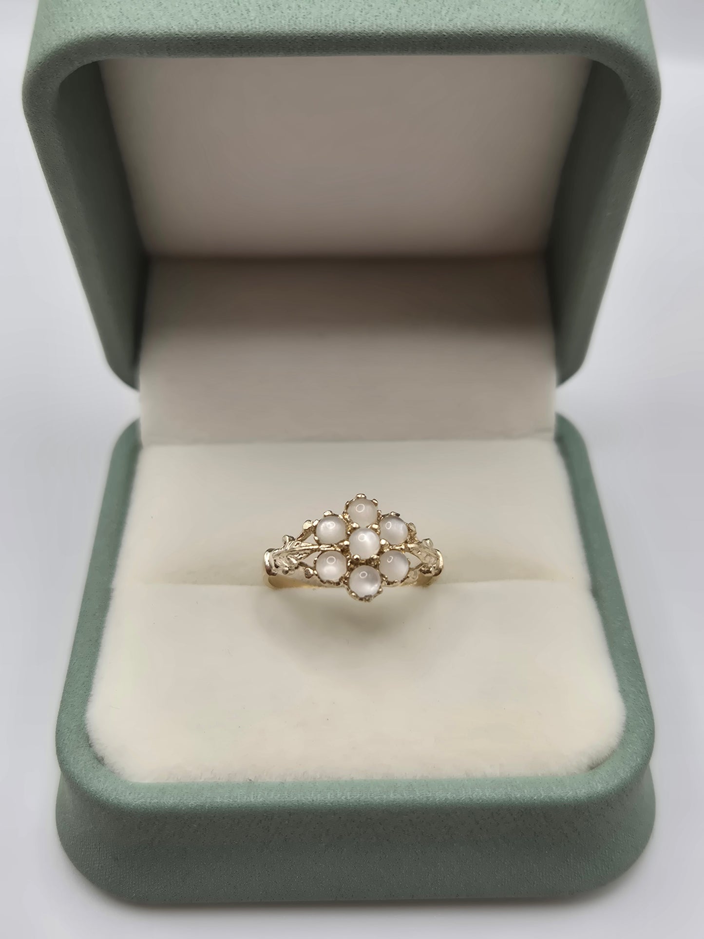 9ct gold moonstone cluster ring