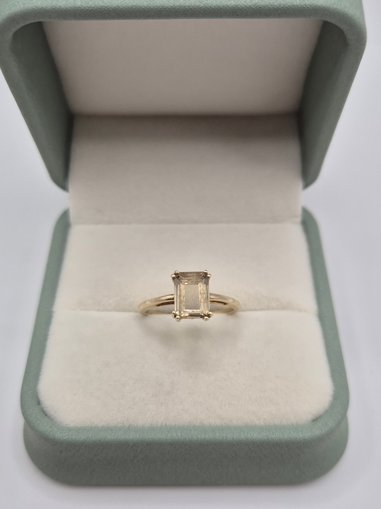 9ct gold lemon quartz ring