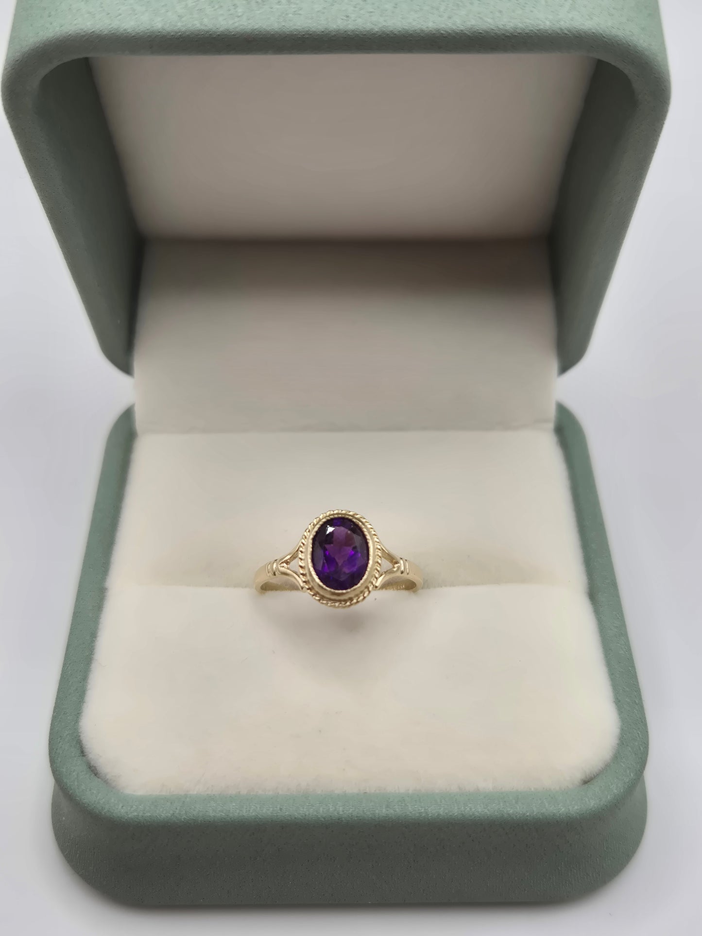 9ct gold amethyst ring