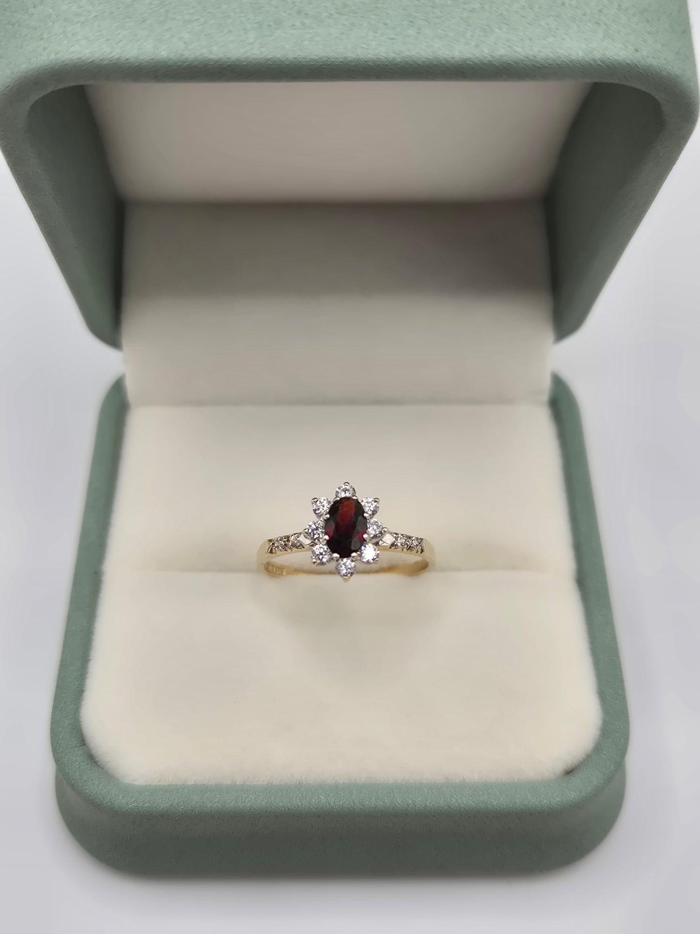 9ct gold garnet and cz ring